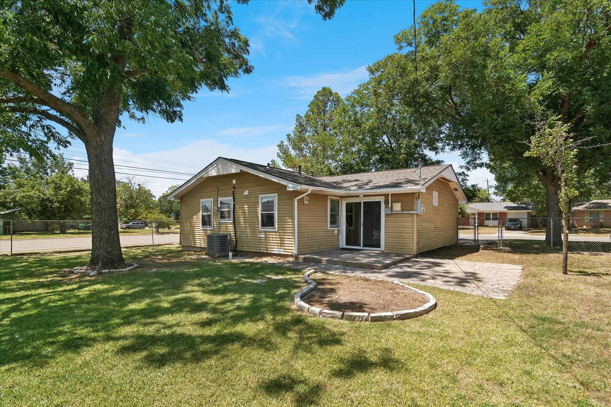 main property photo 15