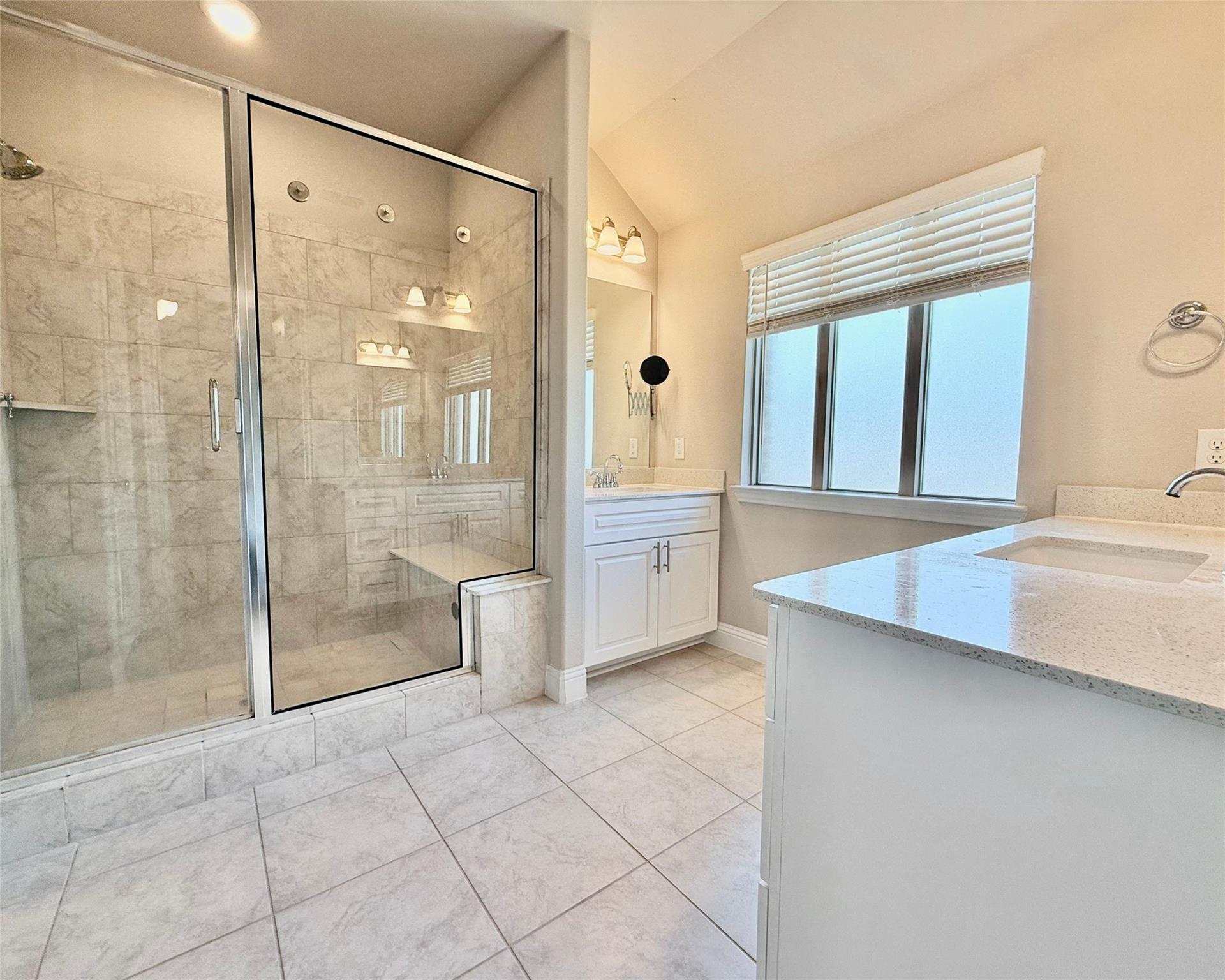 property viewer photo 13