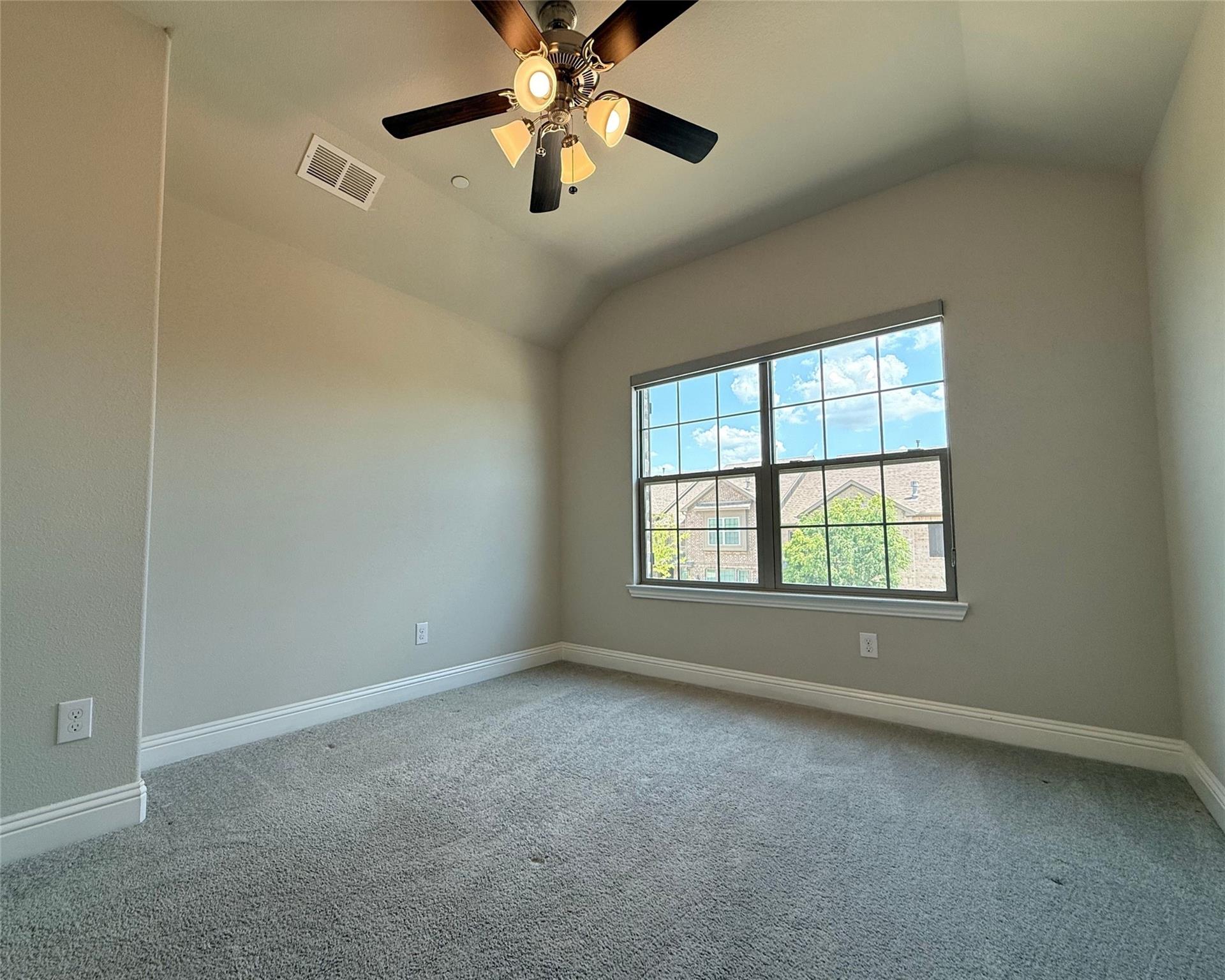 property viewer photo 20