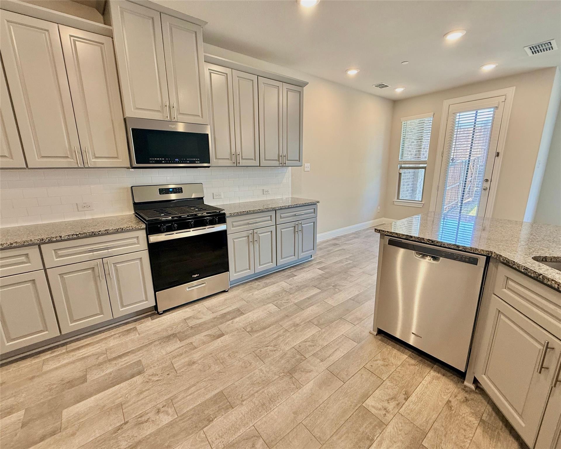 property viewer photo 6
