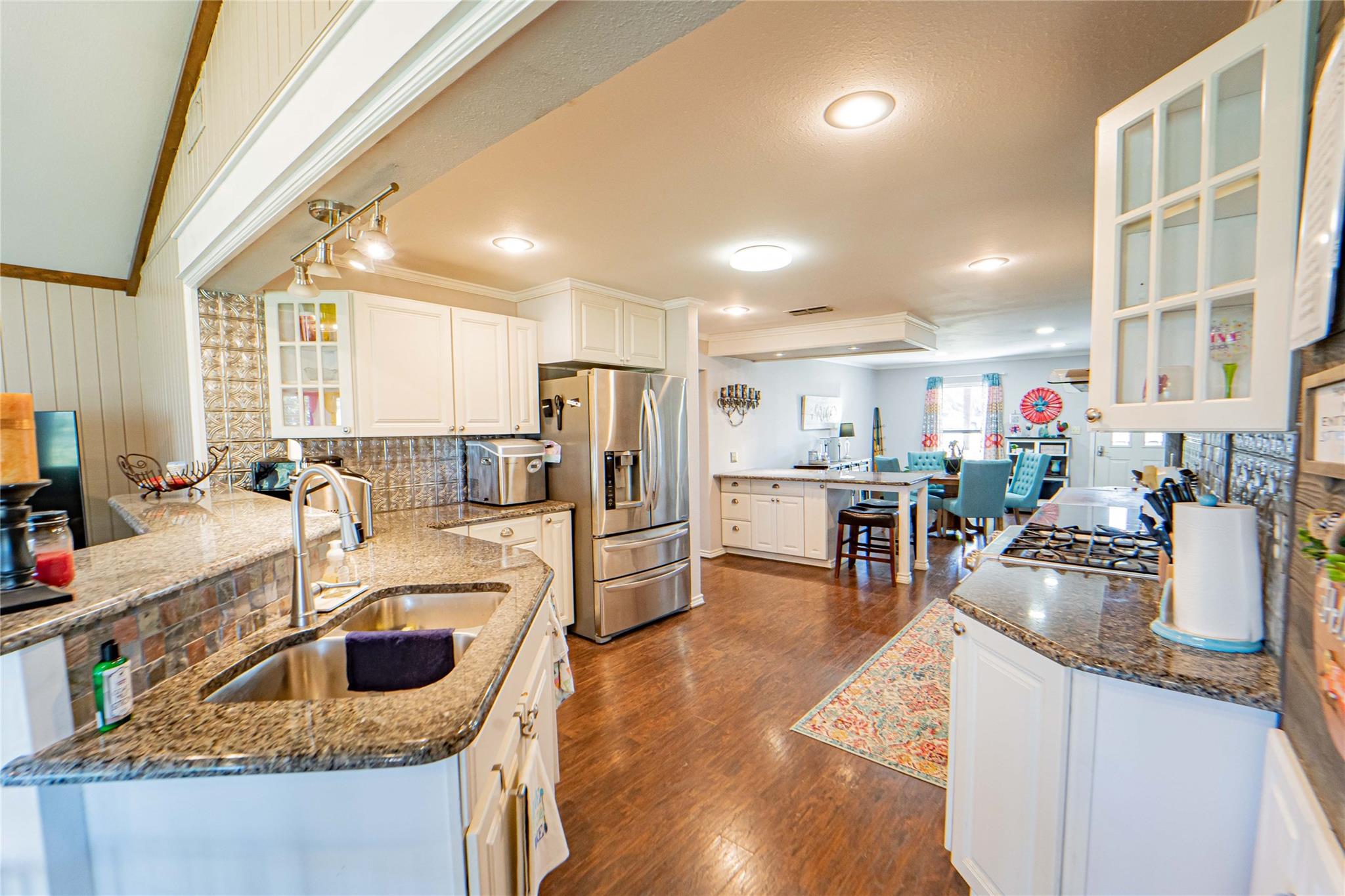 main property photo 4