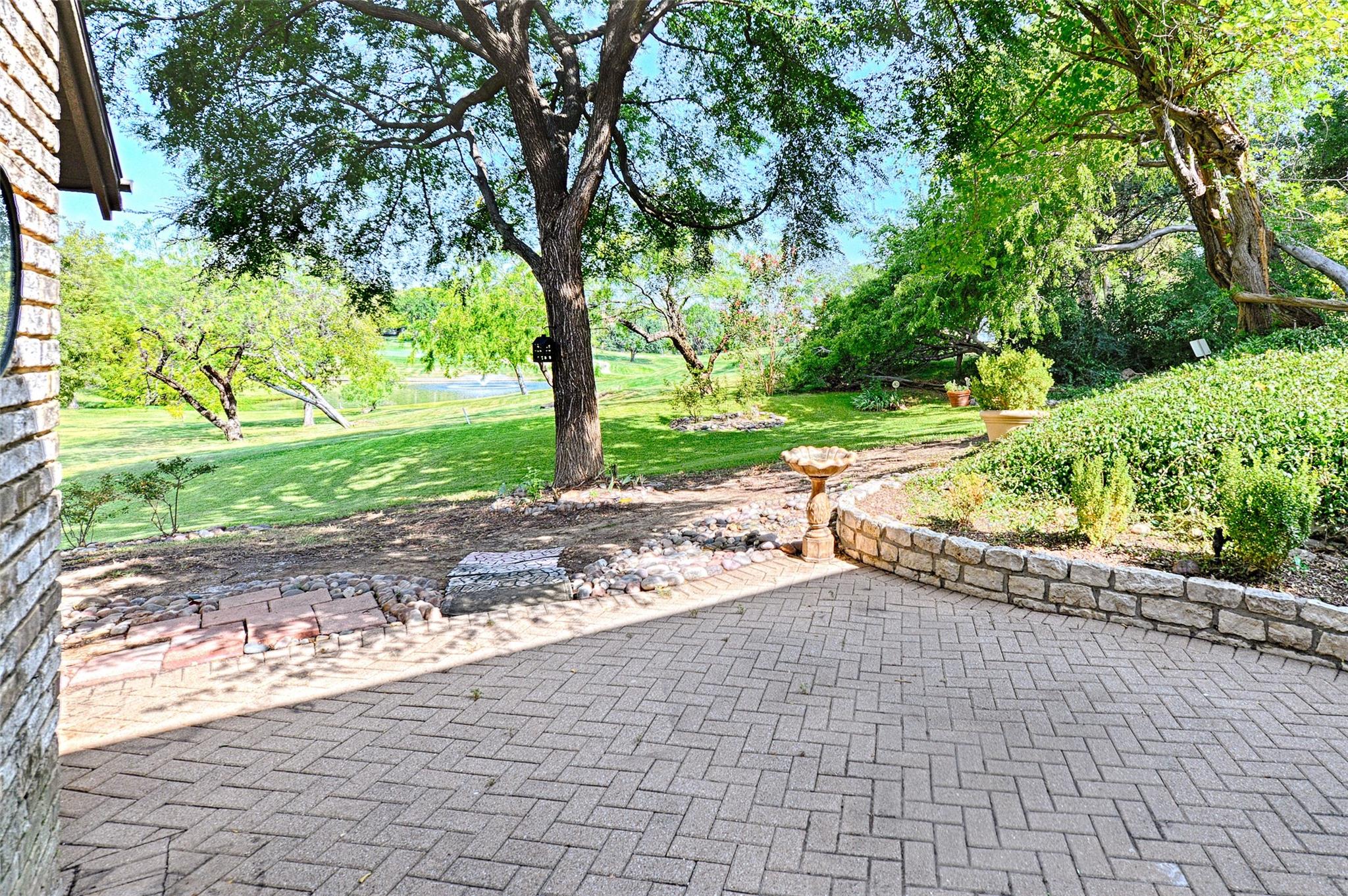 main property photo 10