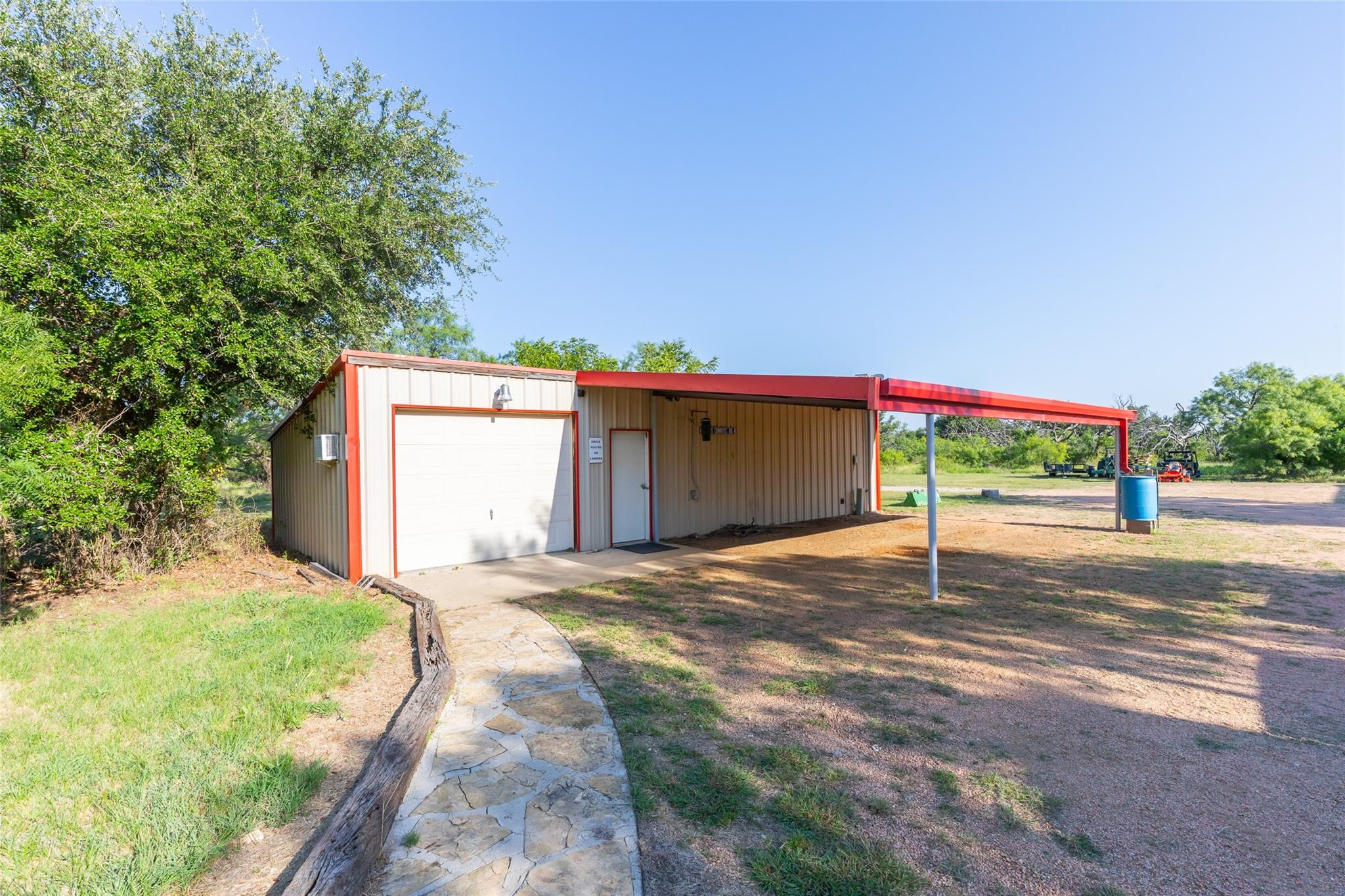 main property photo 19