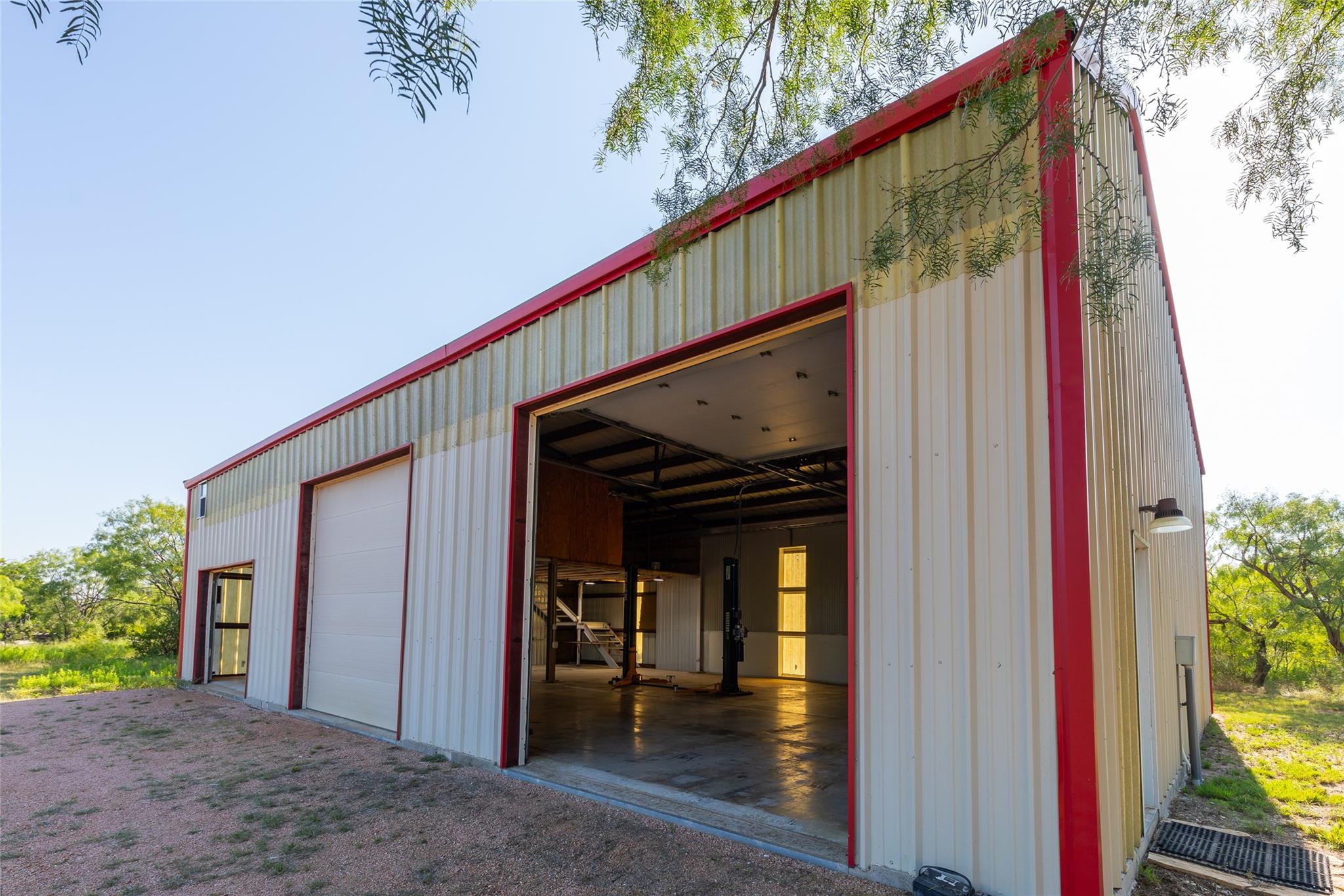 main property photo 29