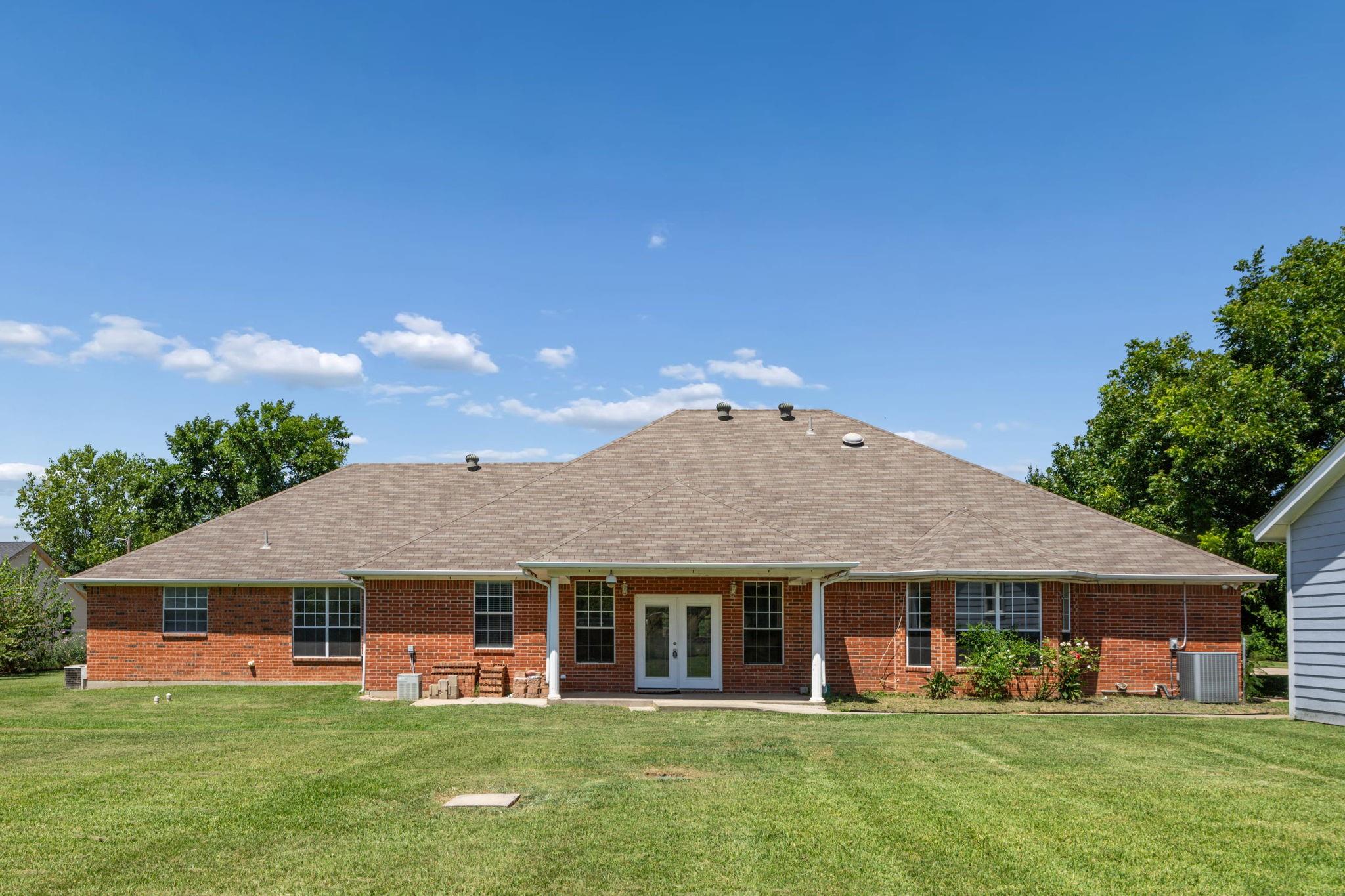 main property photo 28