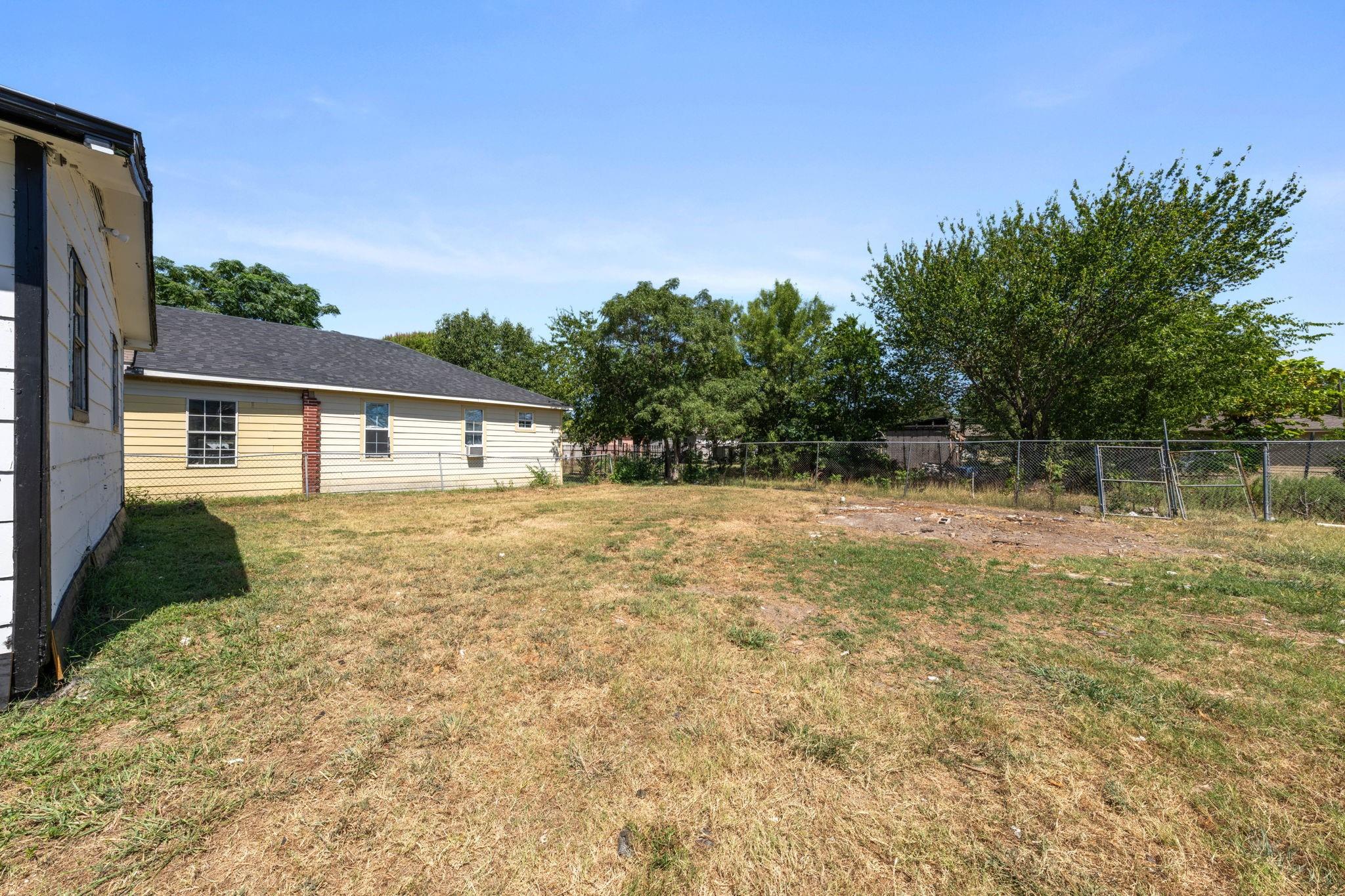 main property photo 23
