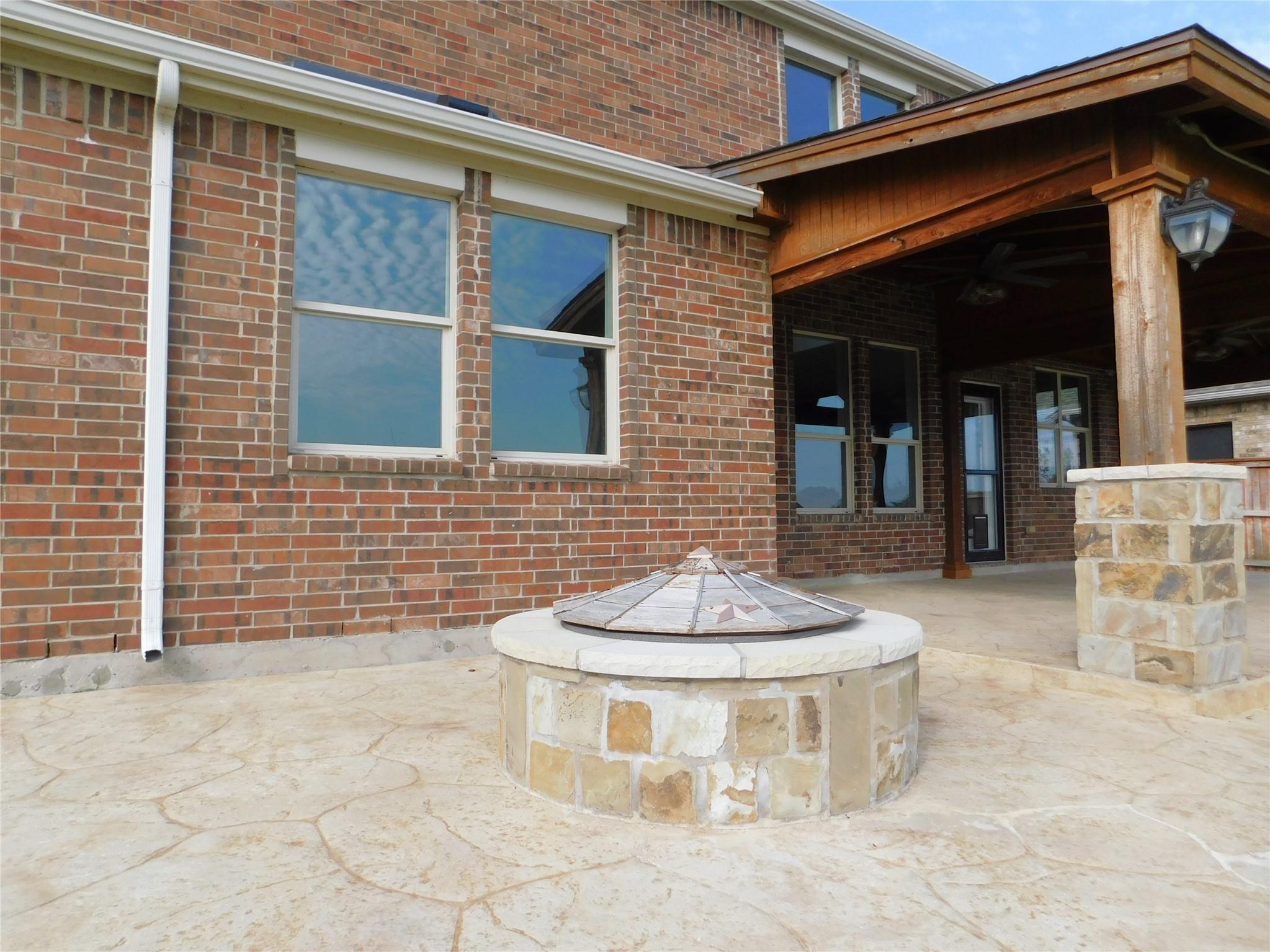 main property photo 30