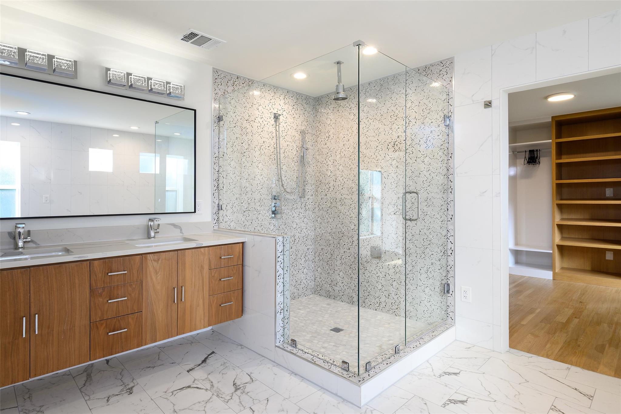 property viewer photo 18