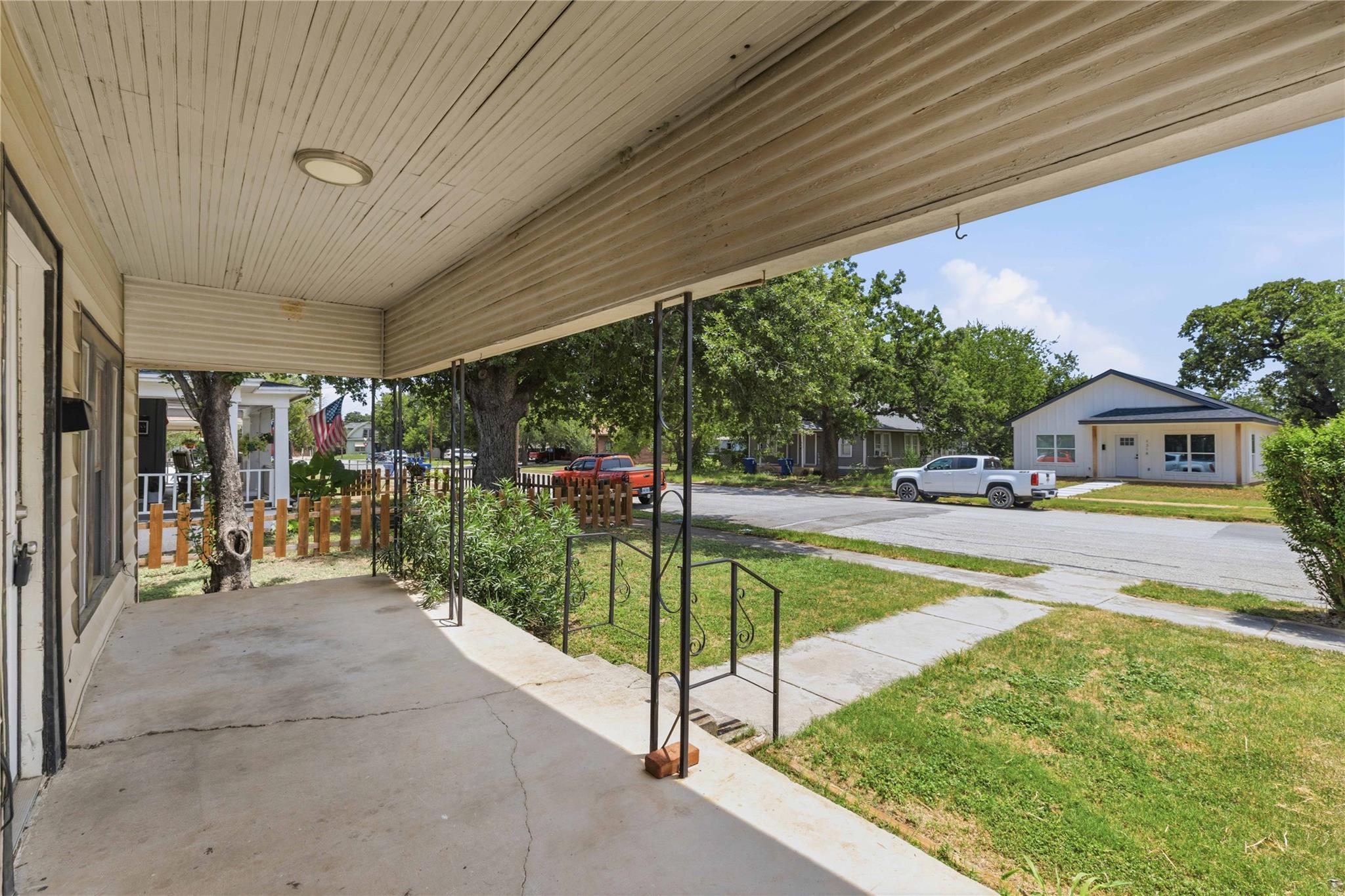 main property photo 20
