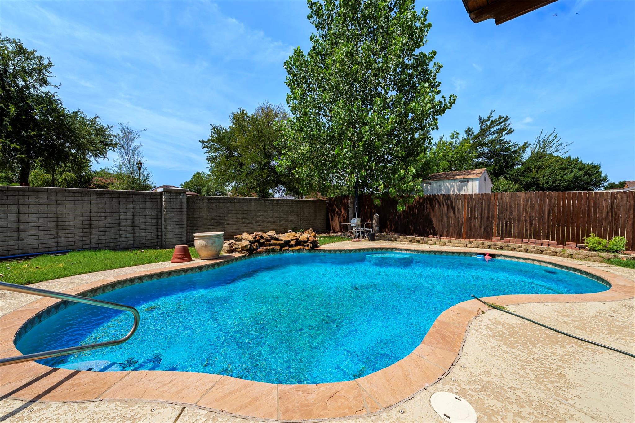 main property photo 15