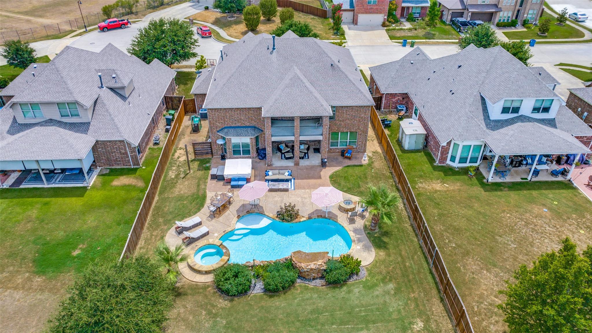 main property photo 17