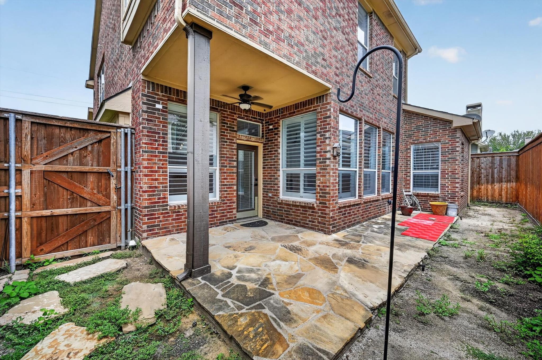 main property photo 22