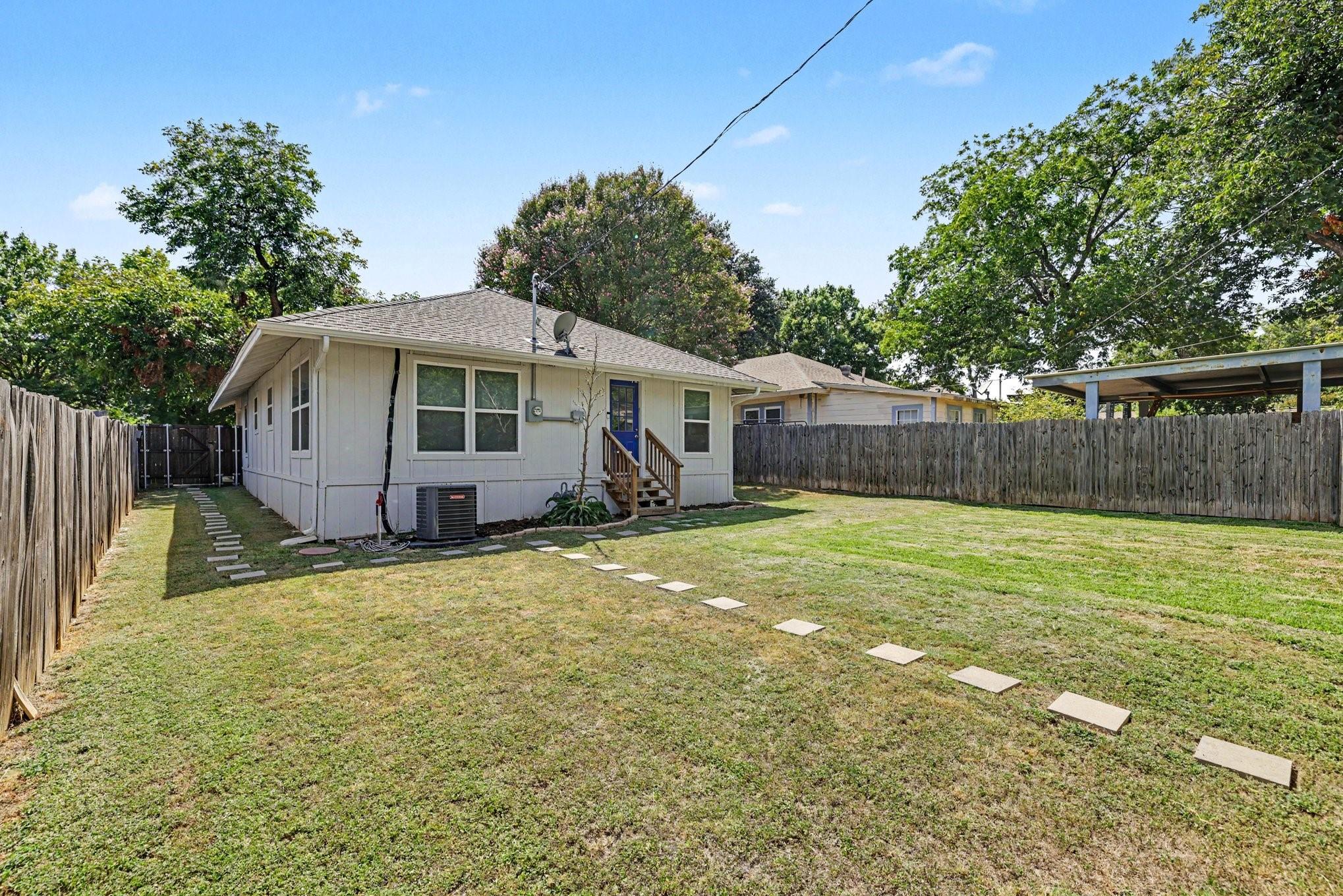 main property photo 28