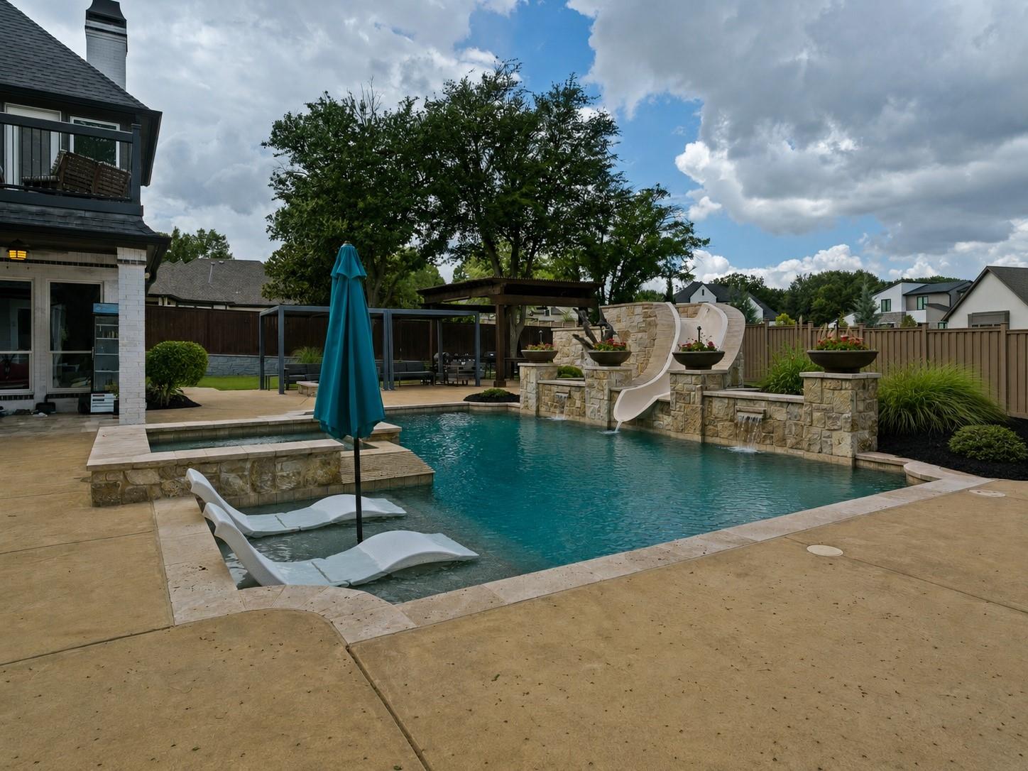 main property photo 32