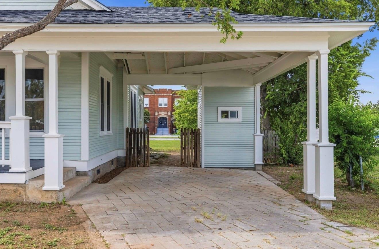 main property photo 23
