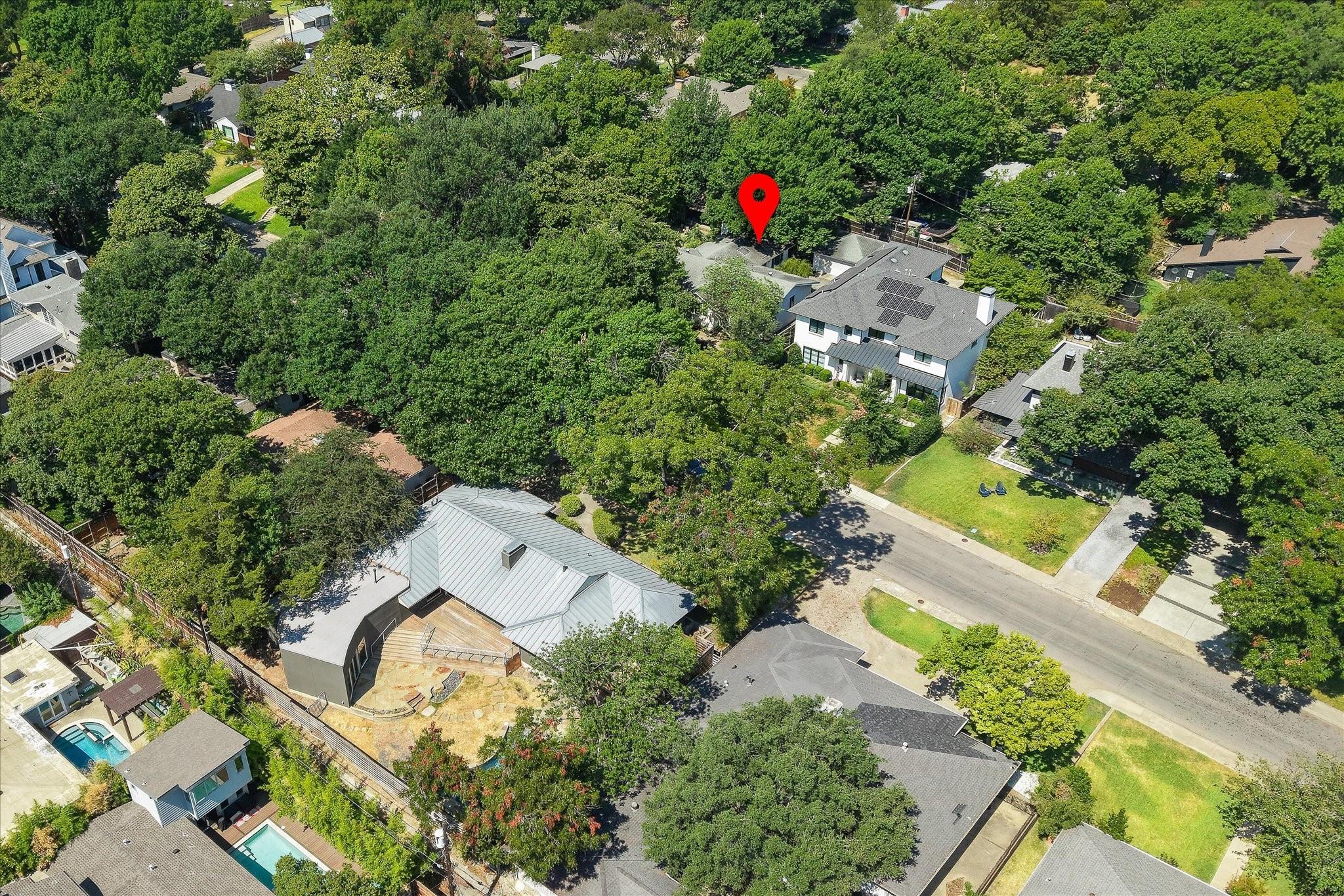 main property photo 28