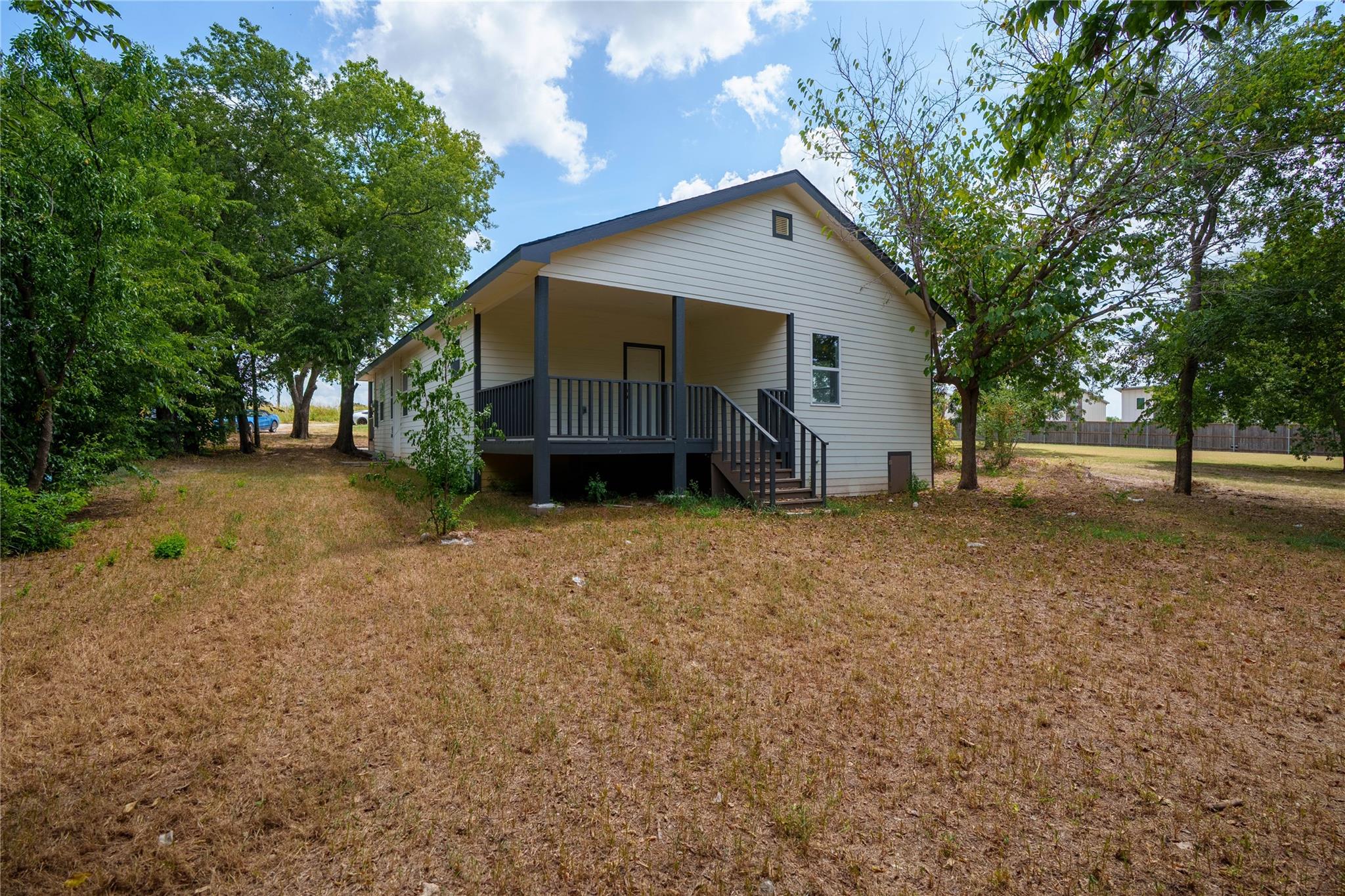 main property photo 14