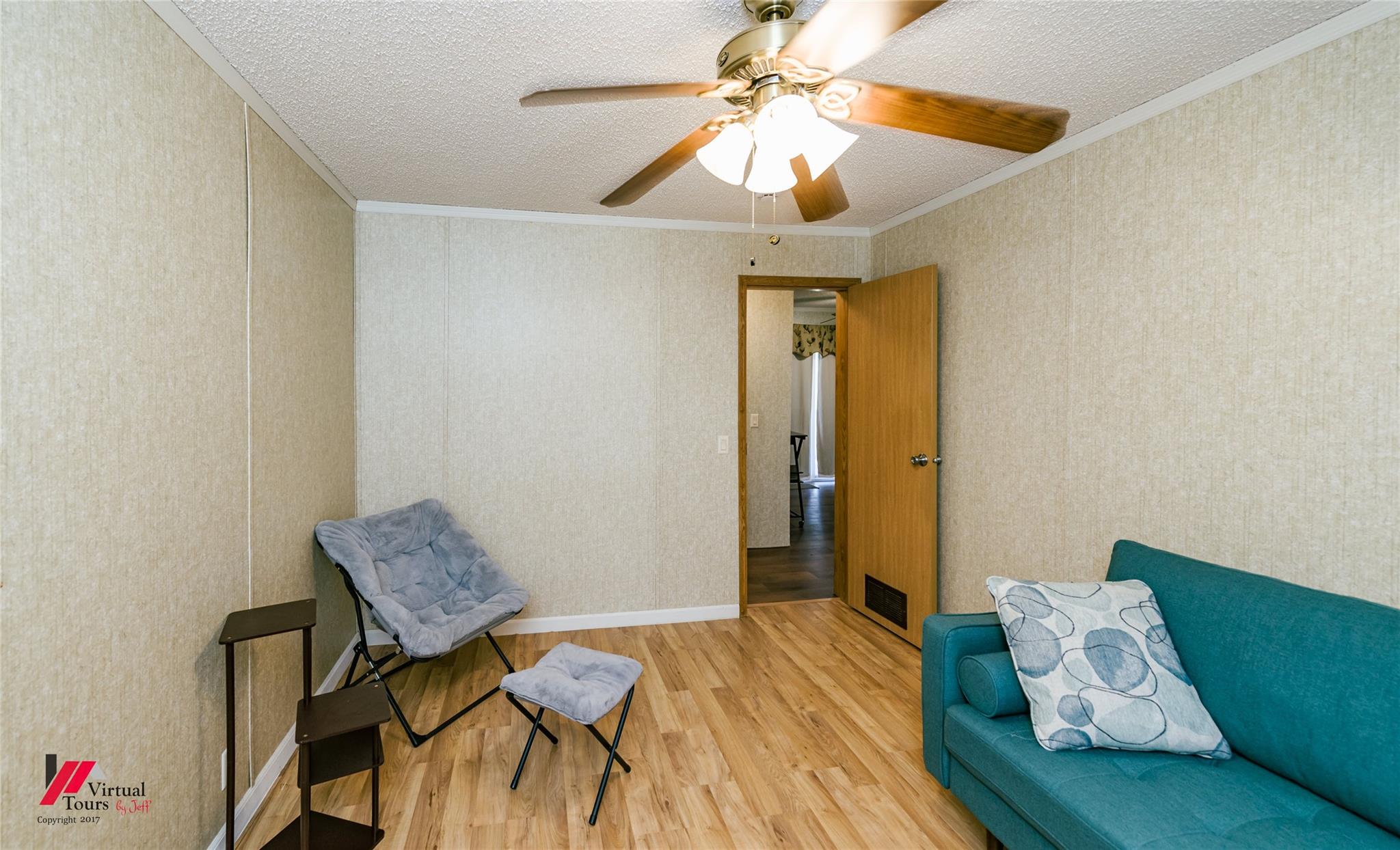 main property photo 28