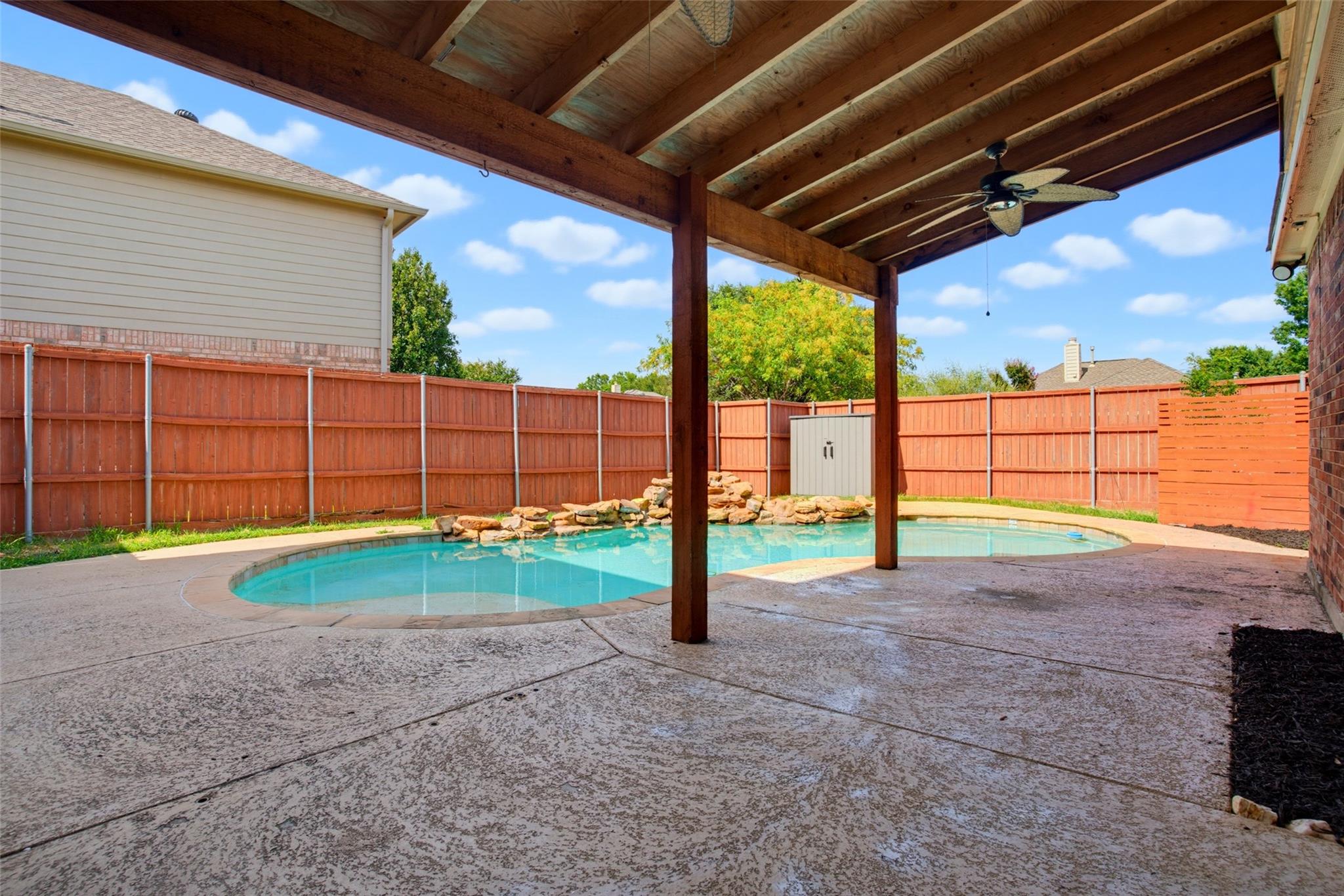 main property photo 33