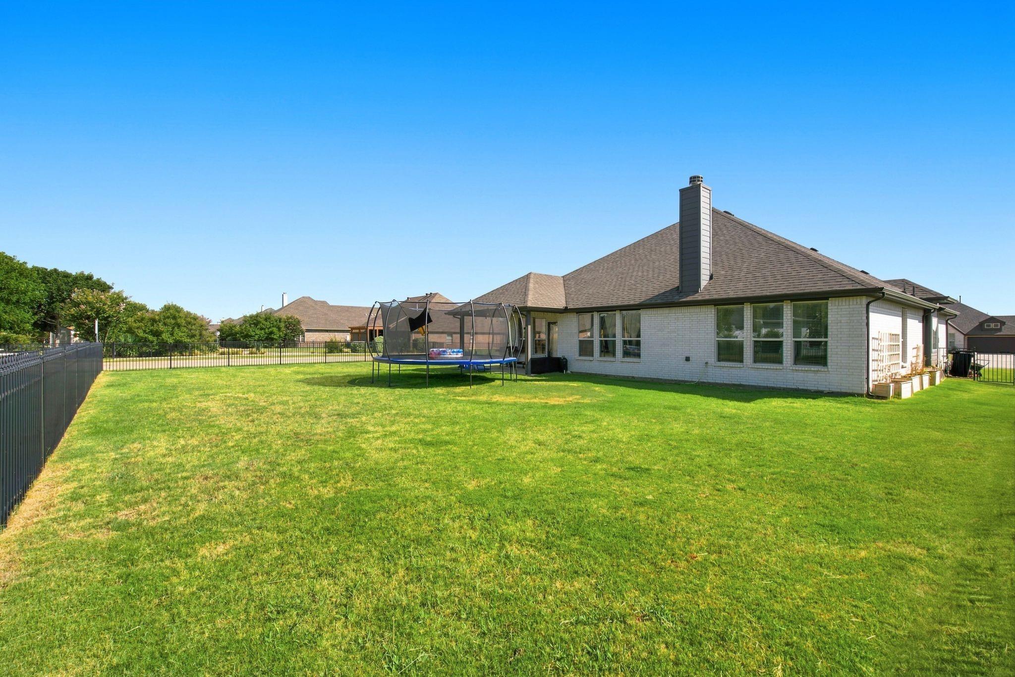 main property photo 19