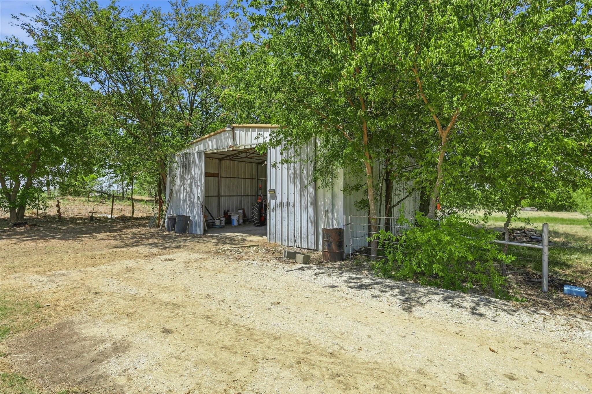 main property photo 34