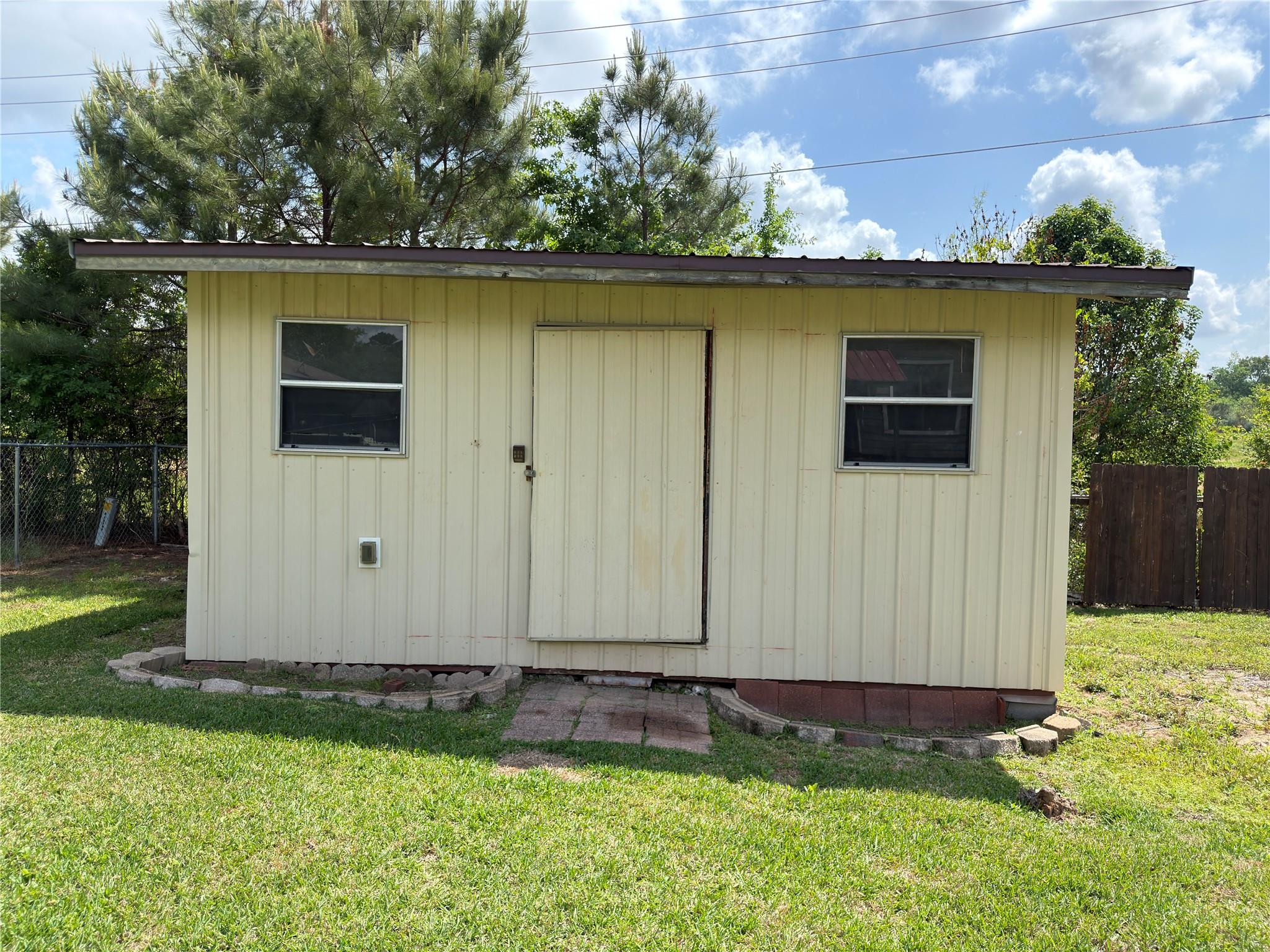 main property photo 20