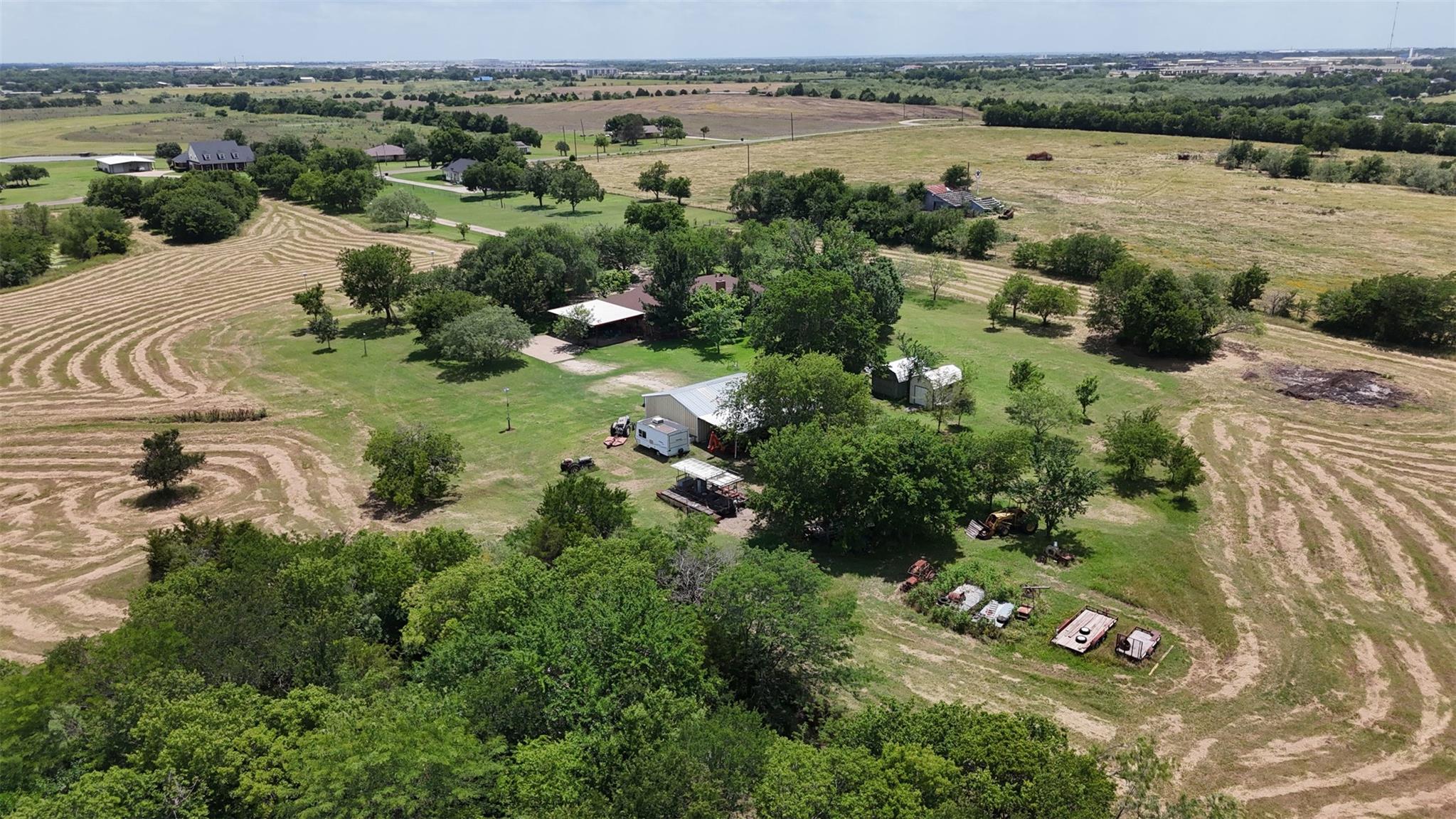 main property photo 30