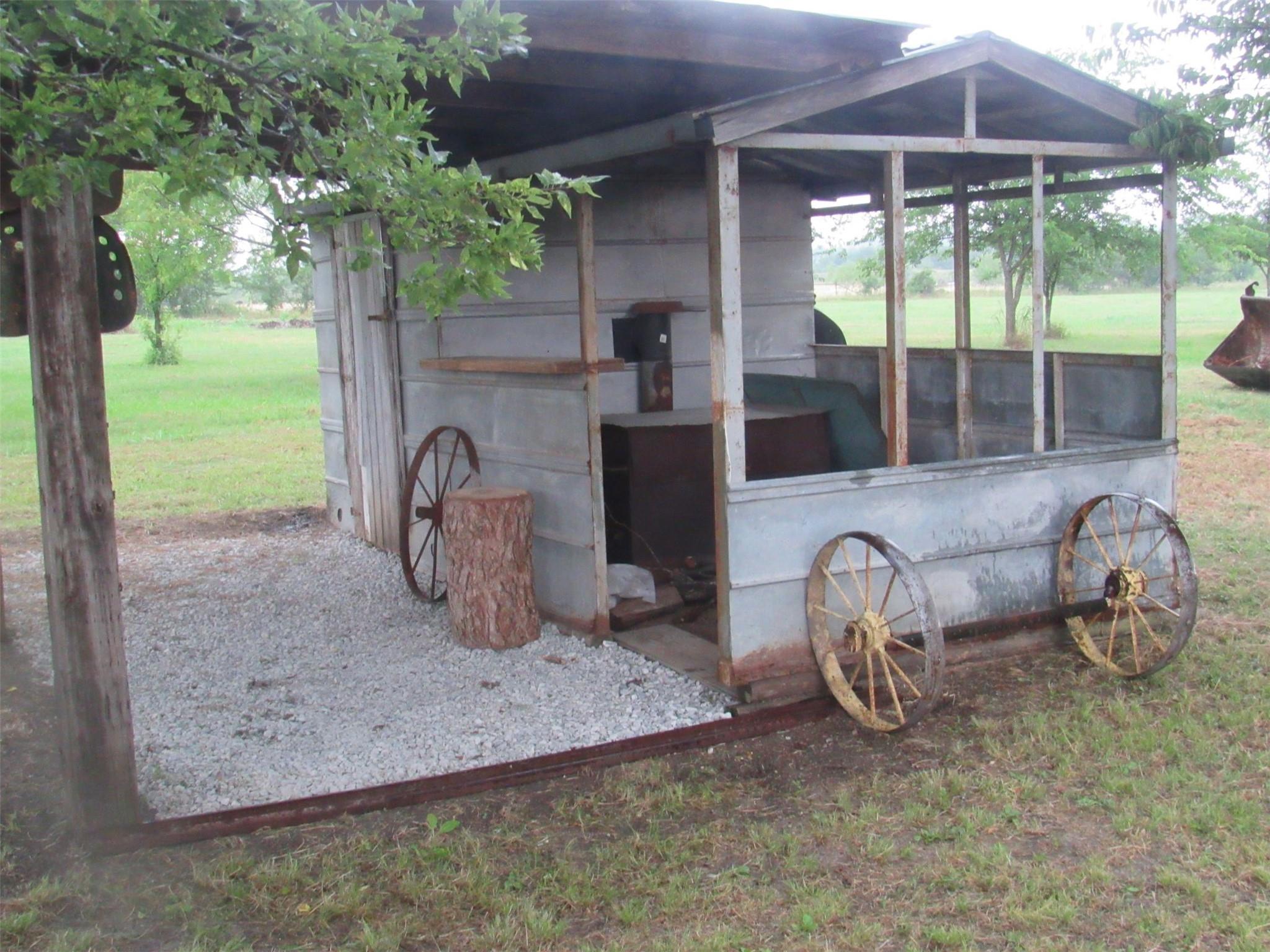 main property photo 4