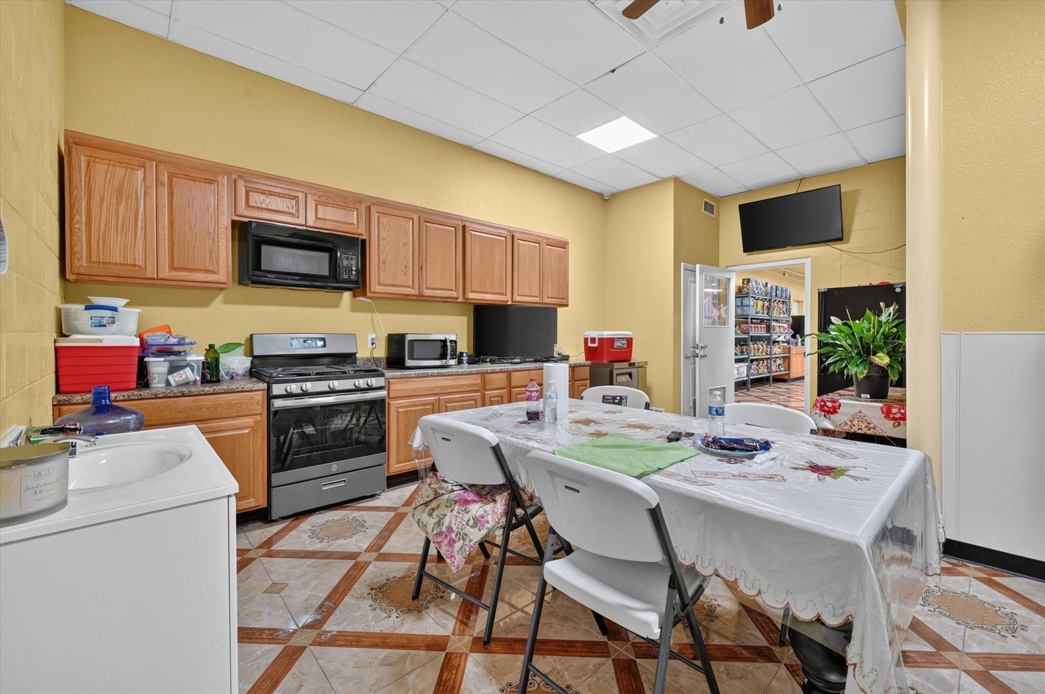 main property photo 22