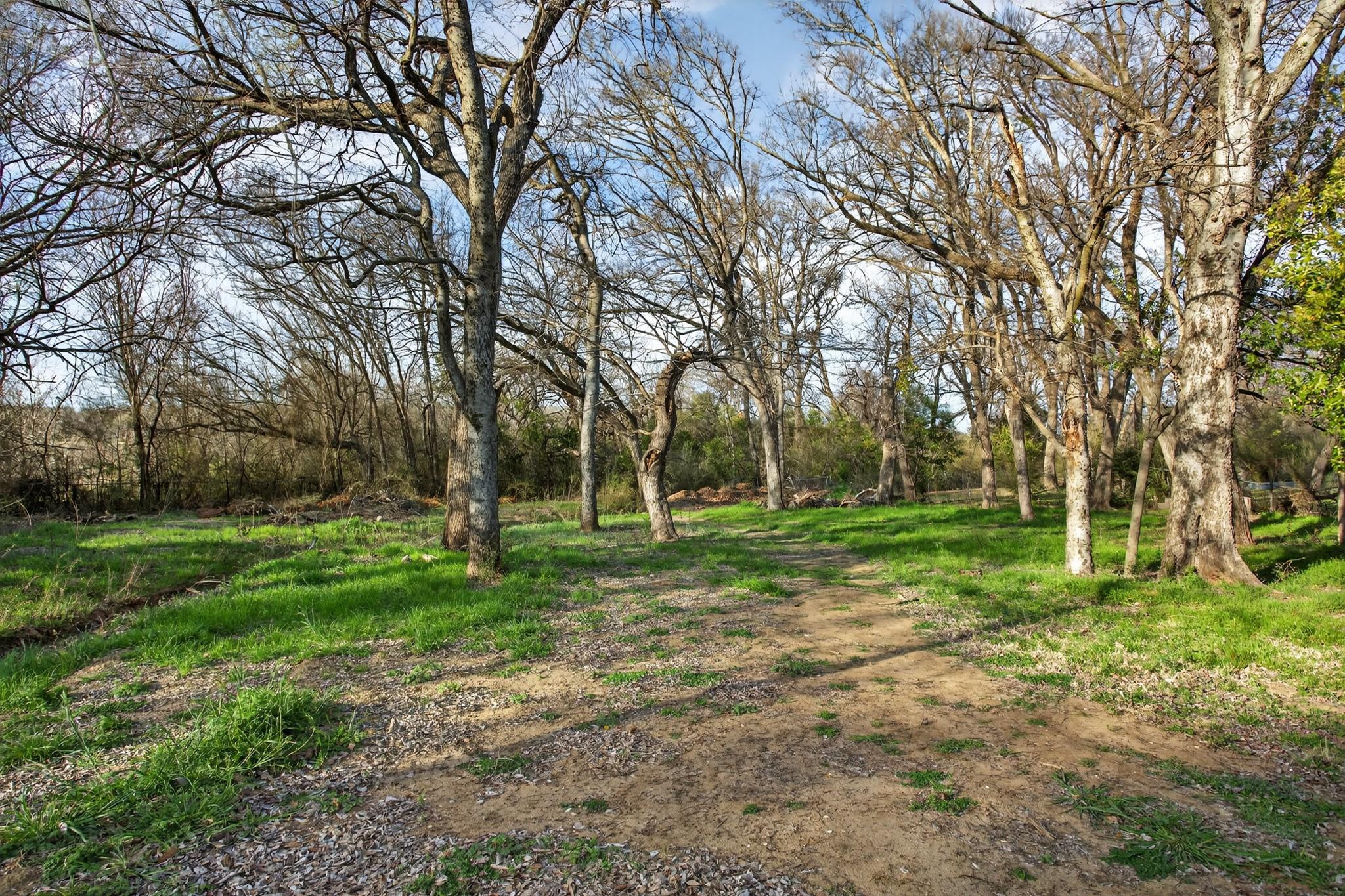 main property photo 32