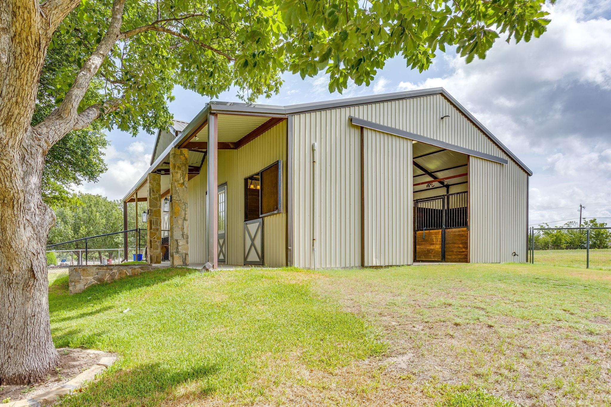 main property photo 27