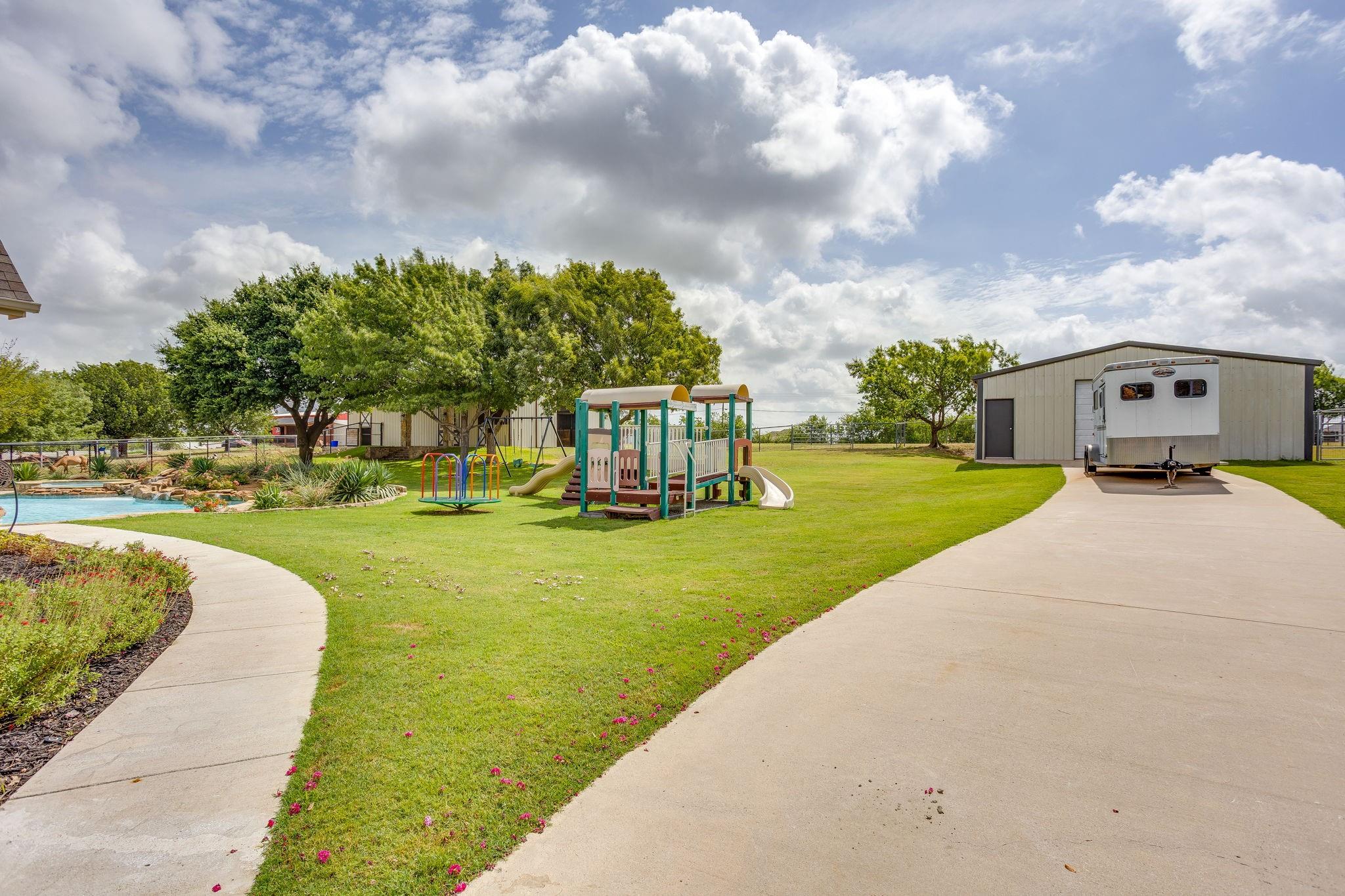 main property photo 34