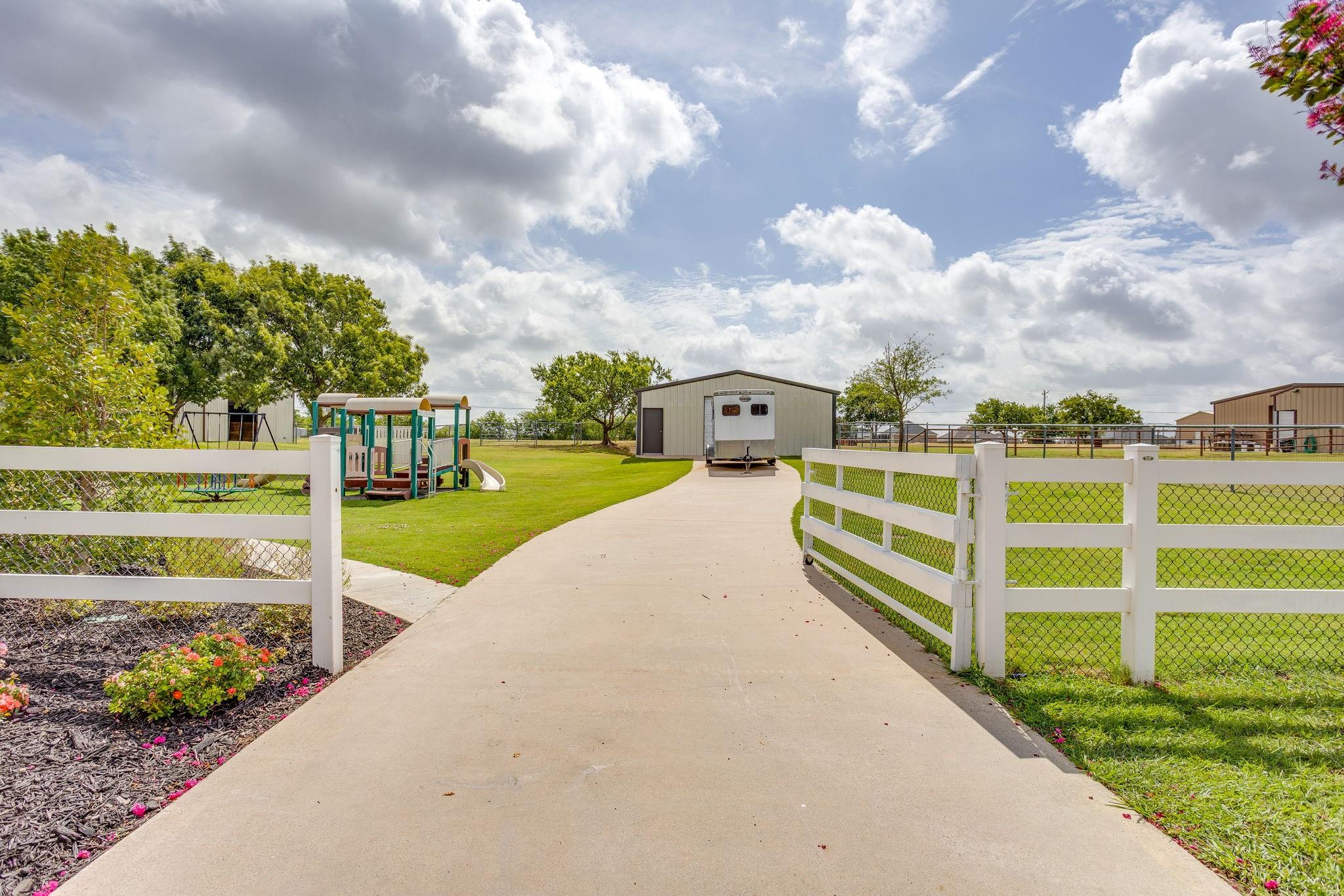 main property photo 7