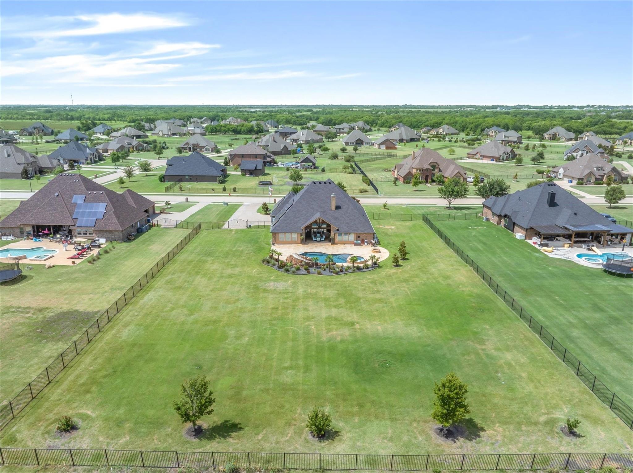 main property photo 32