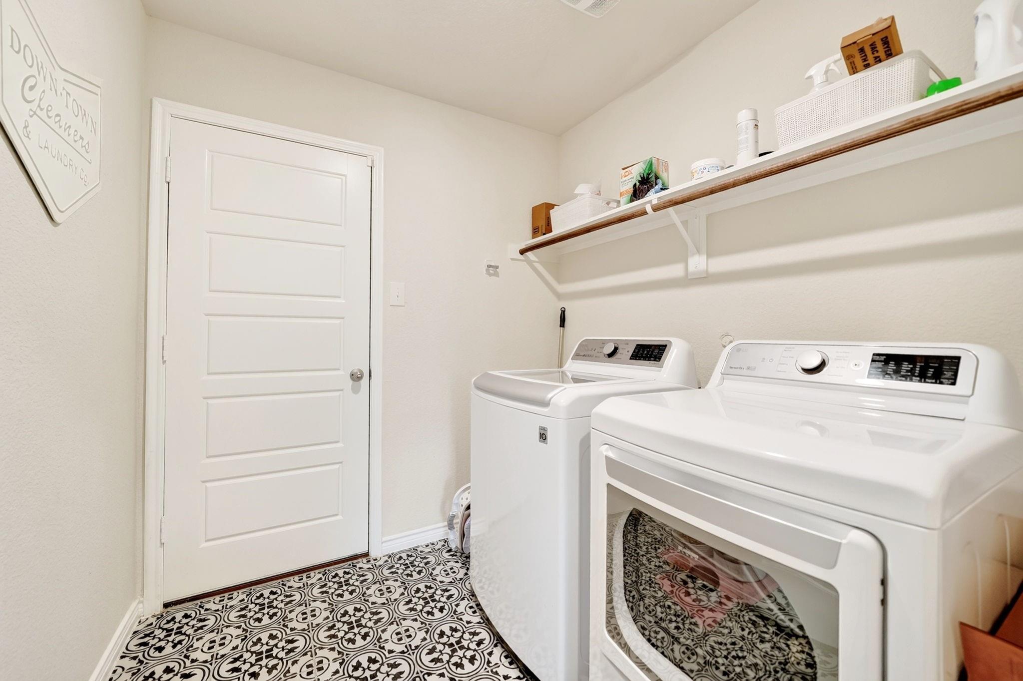 main property photo 14