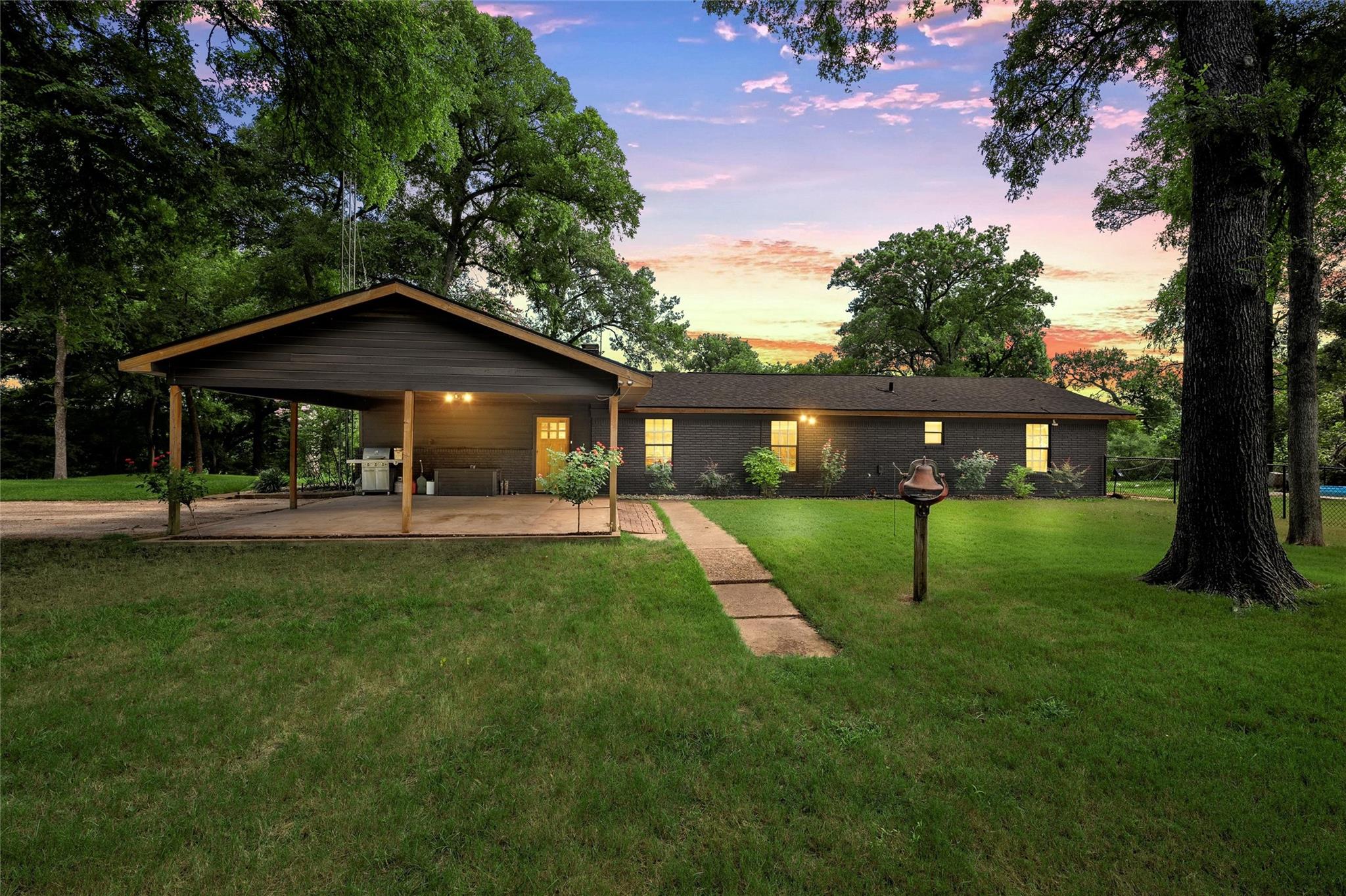 main property photo 0