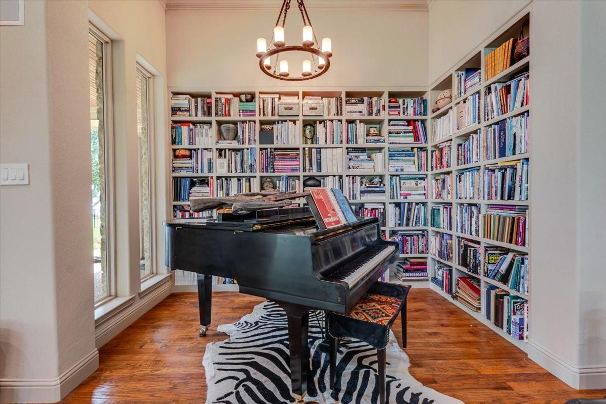 main property photo 8