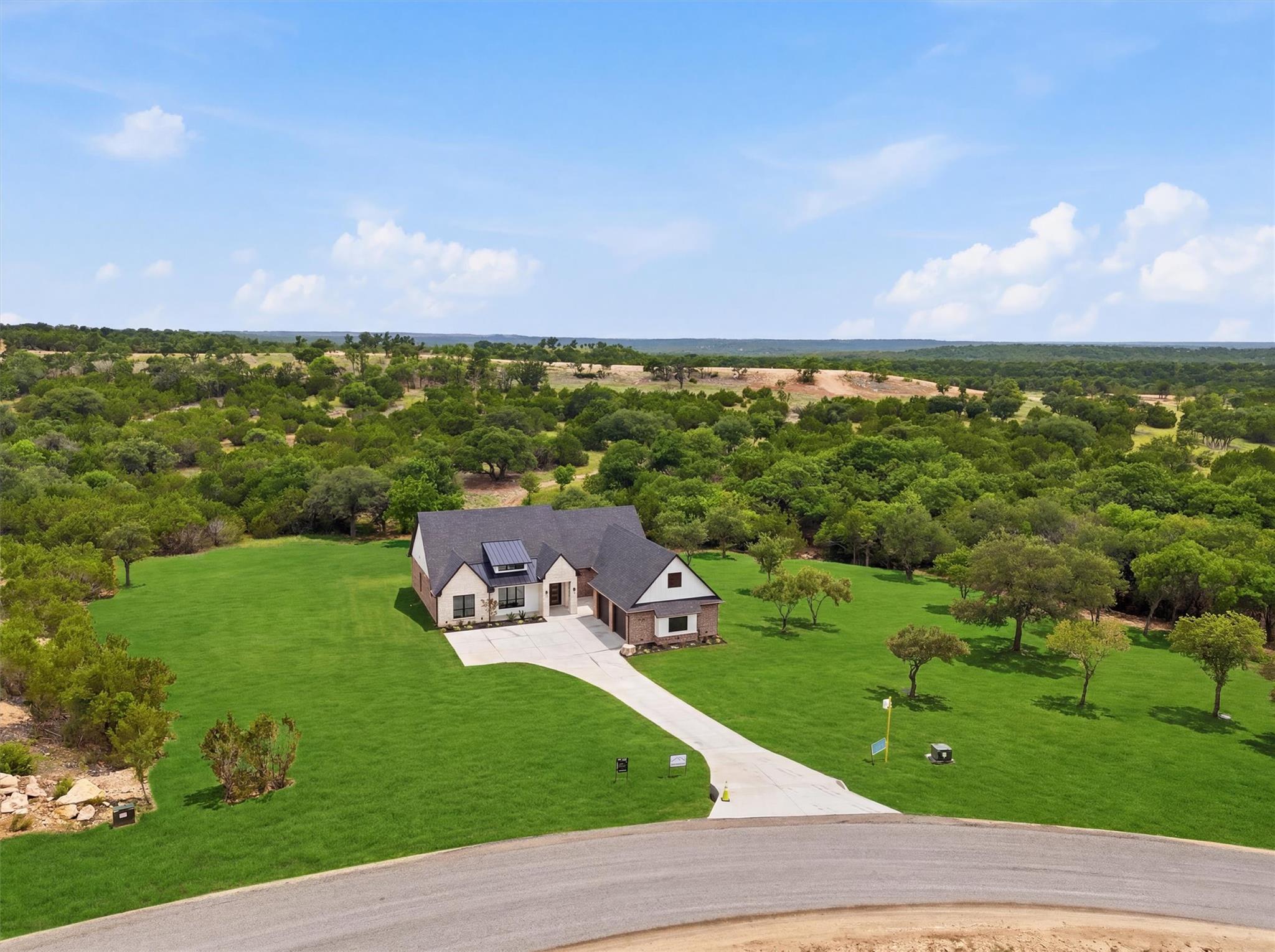main property photo 0