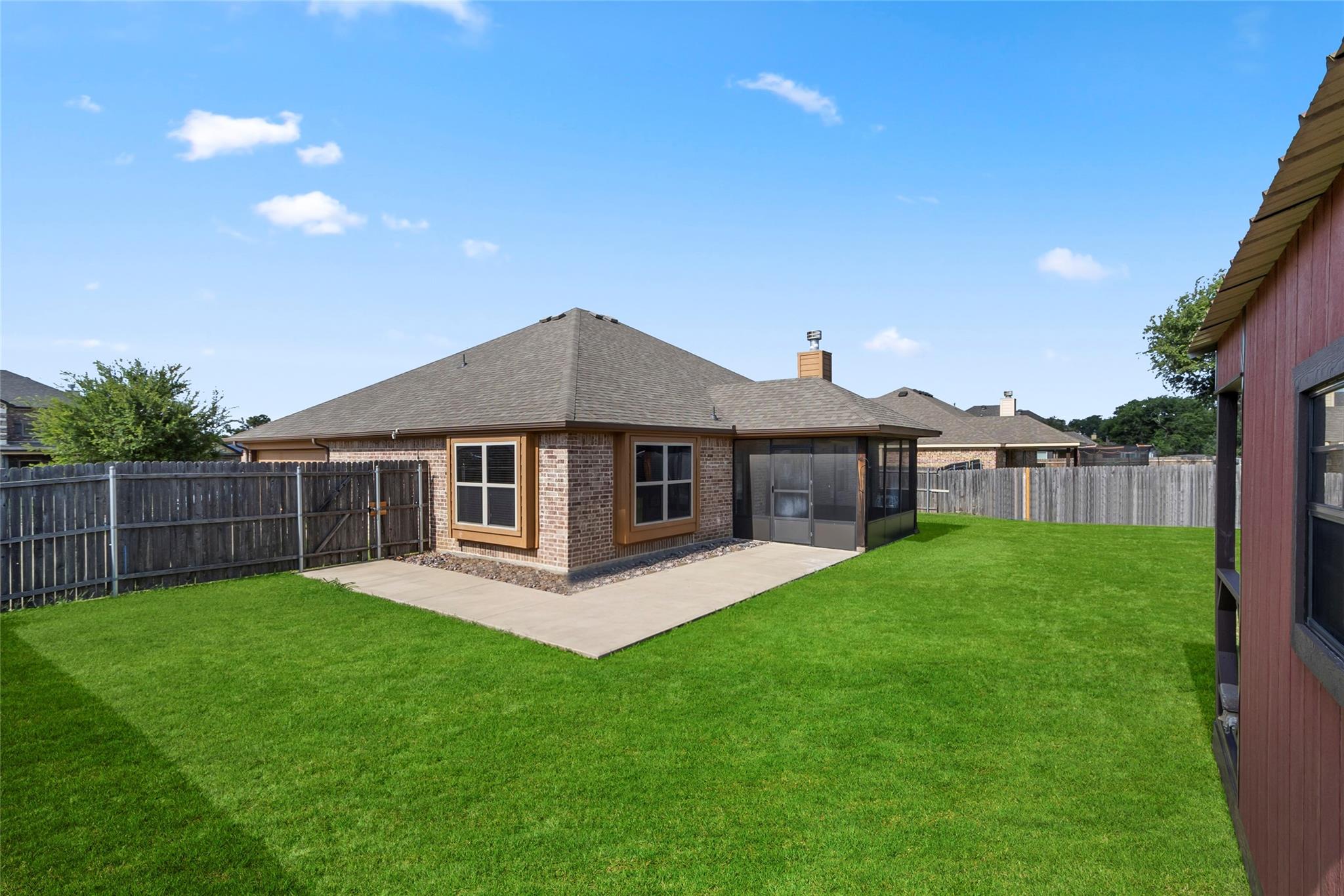 main property photo 24