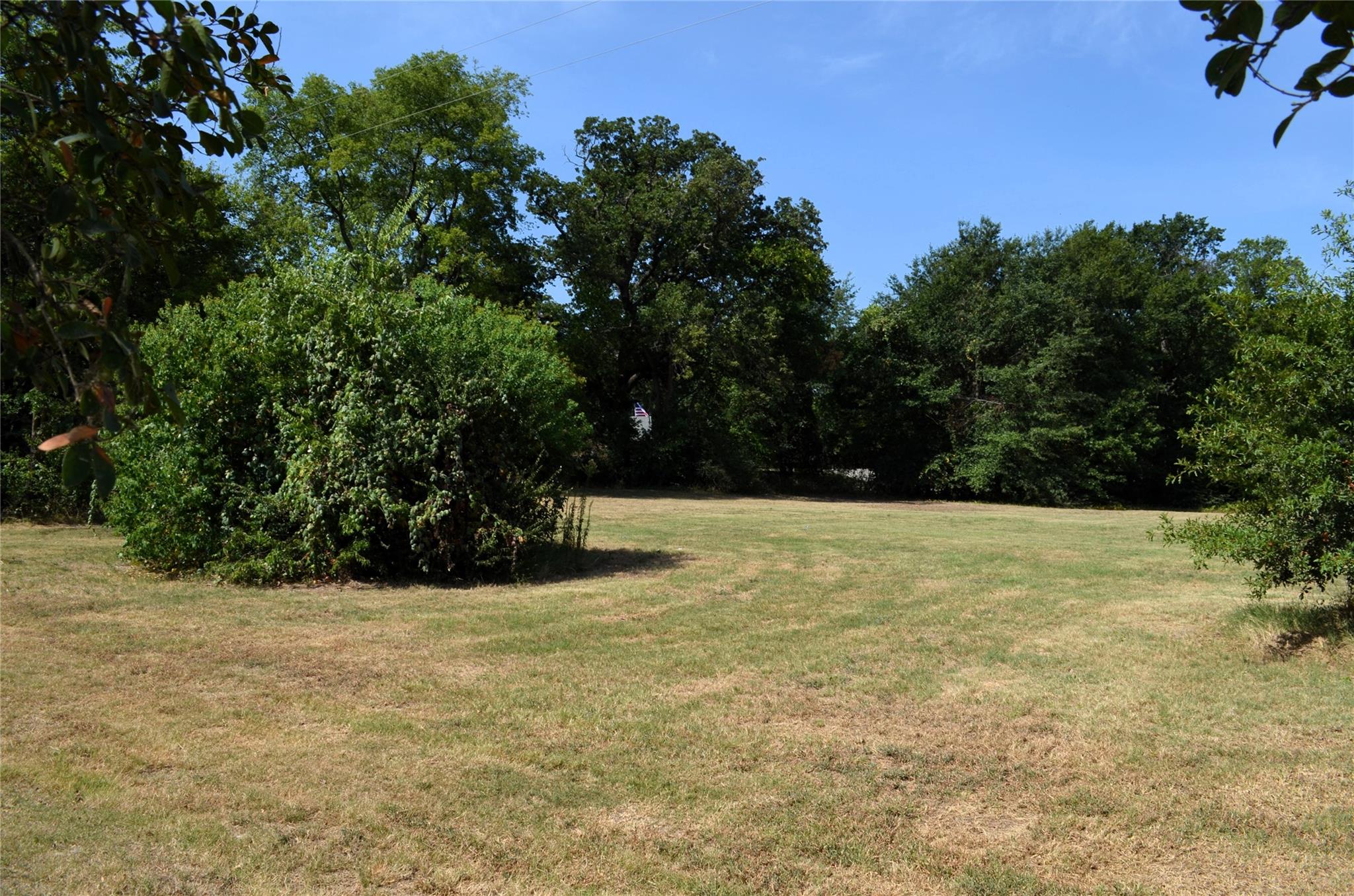 main property photo 9
