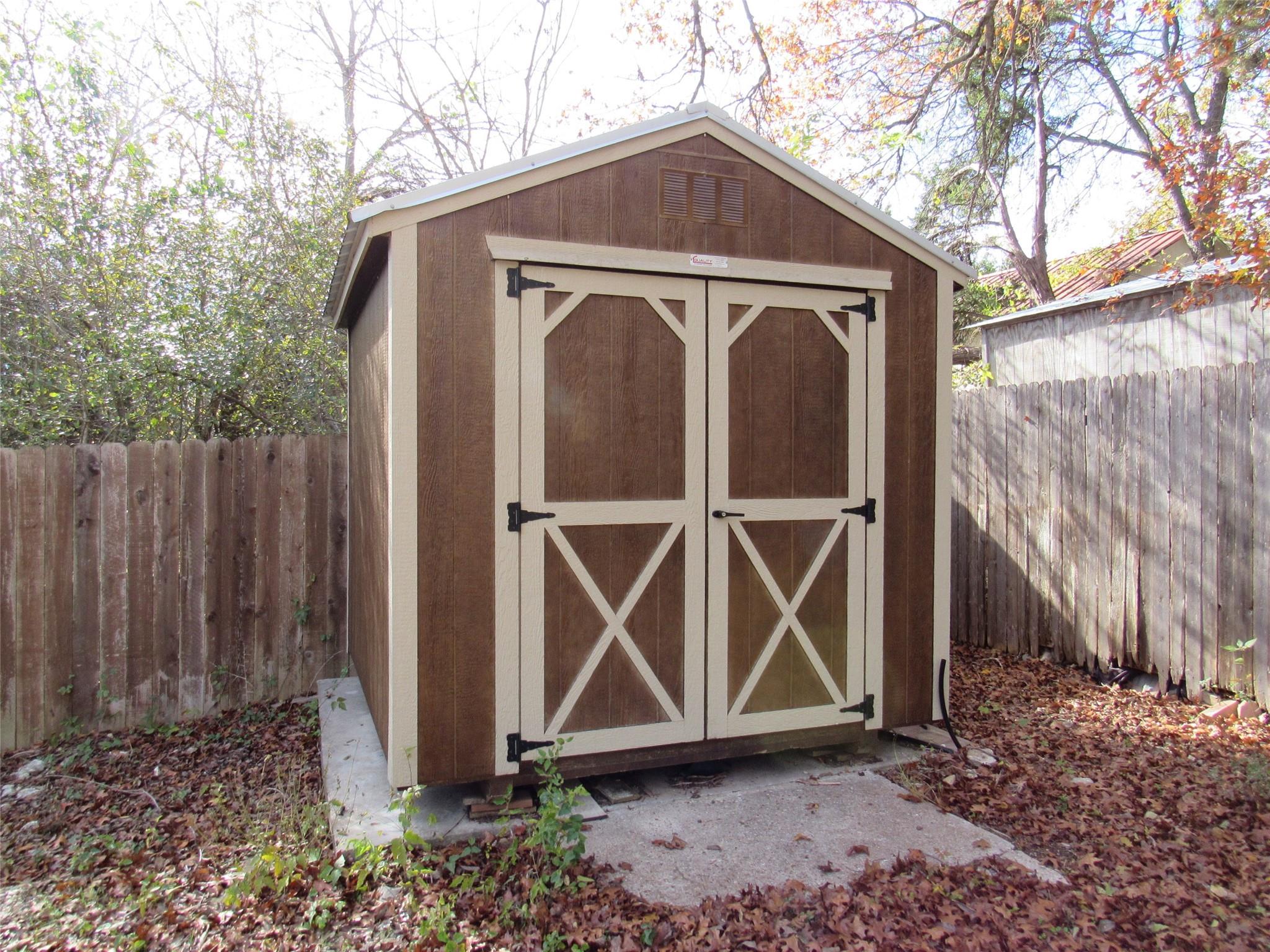 main property photo 13