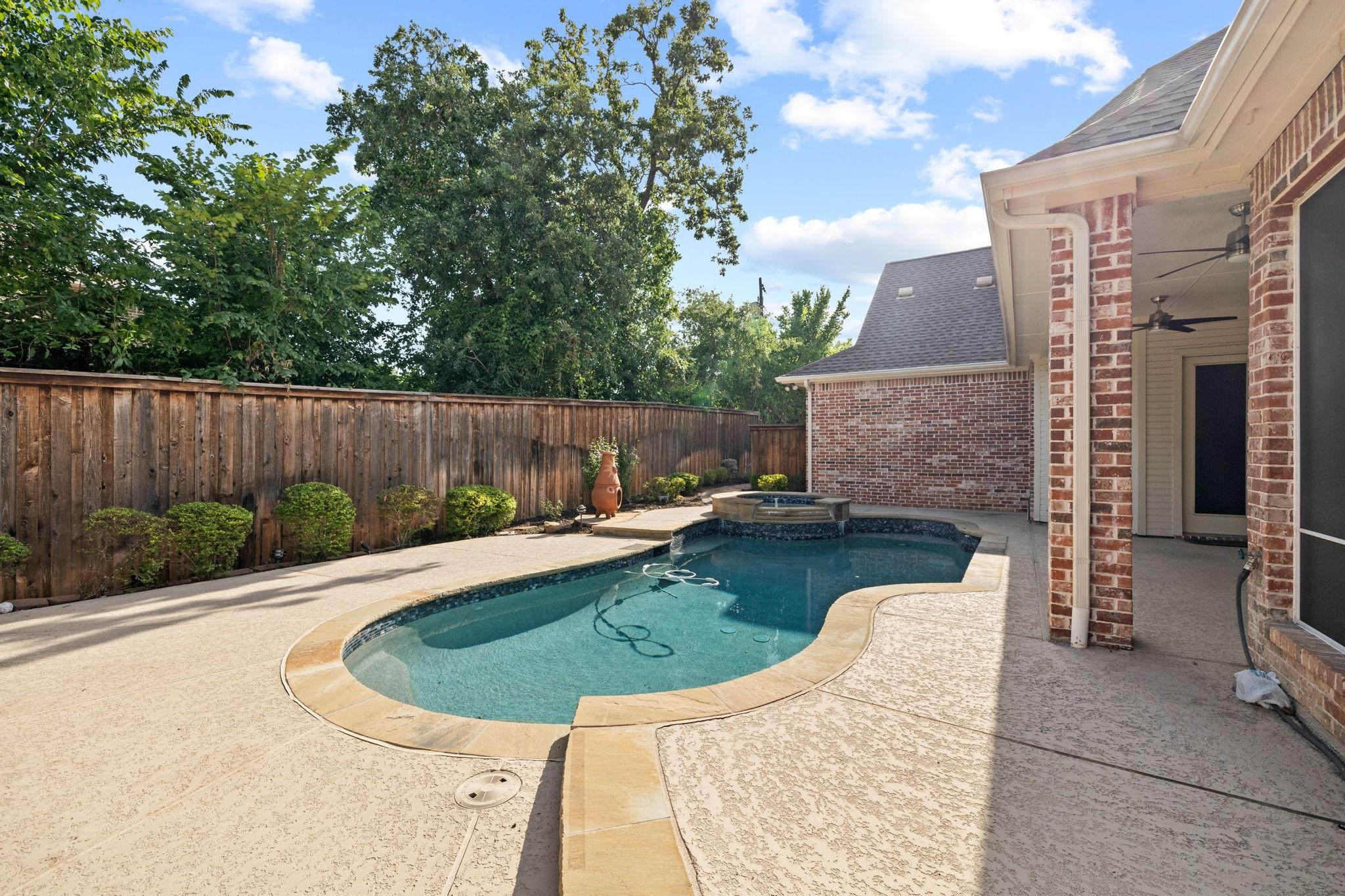 main property photo 37