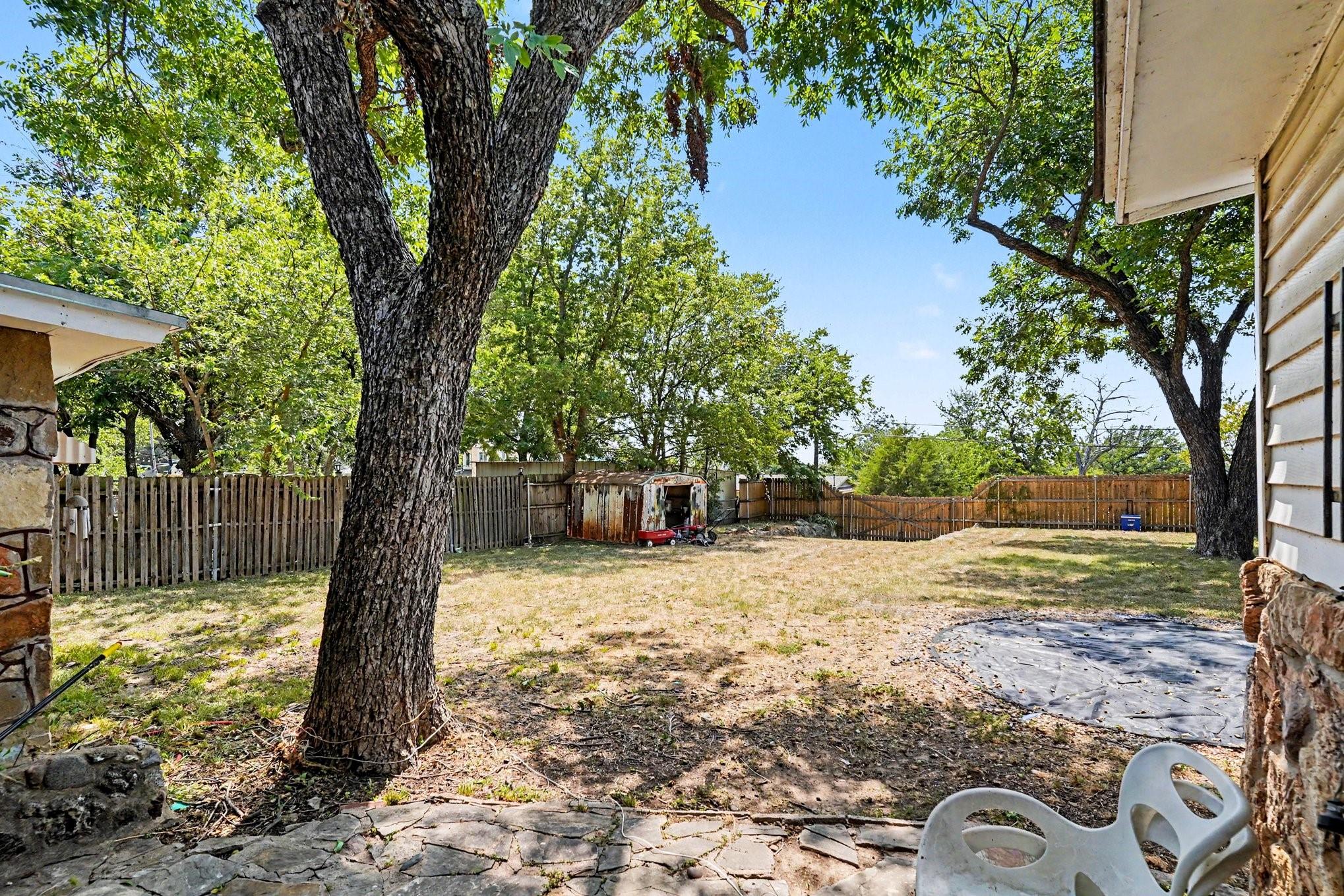 main property photo 28