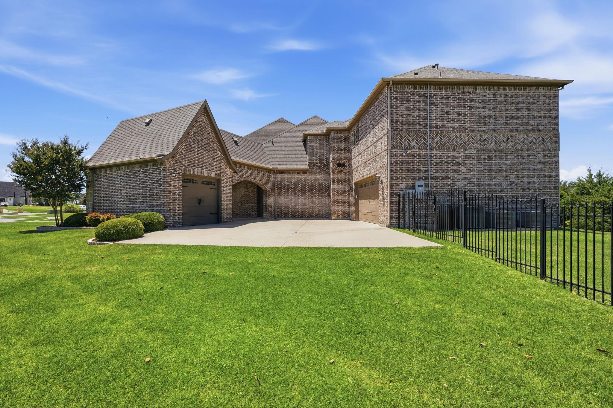 main property photo 35