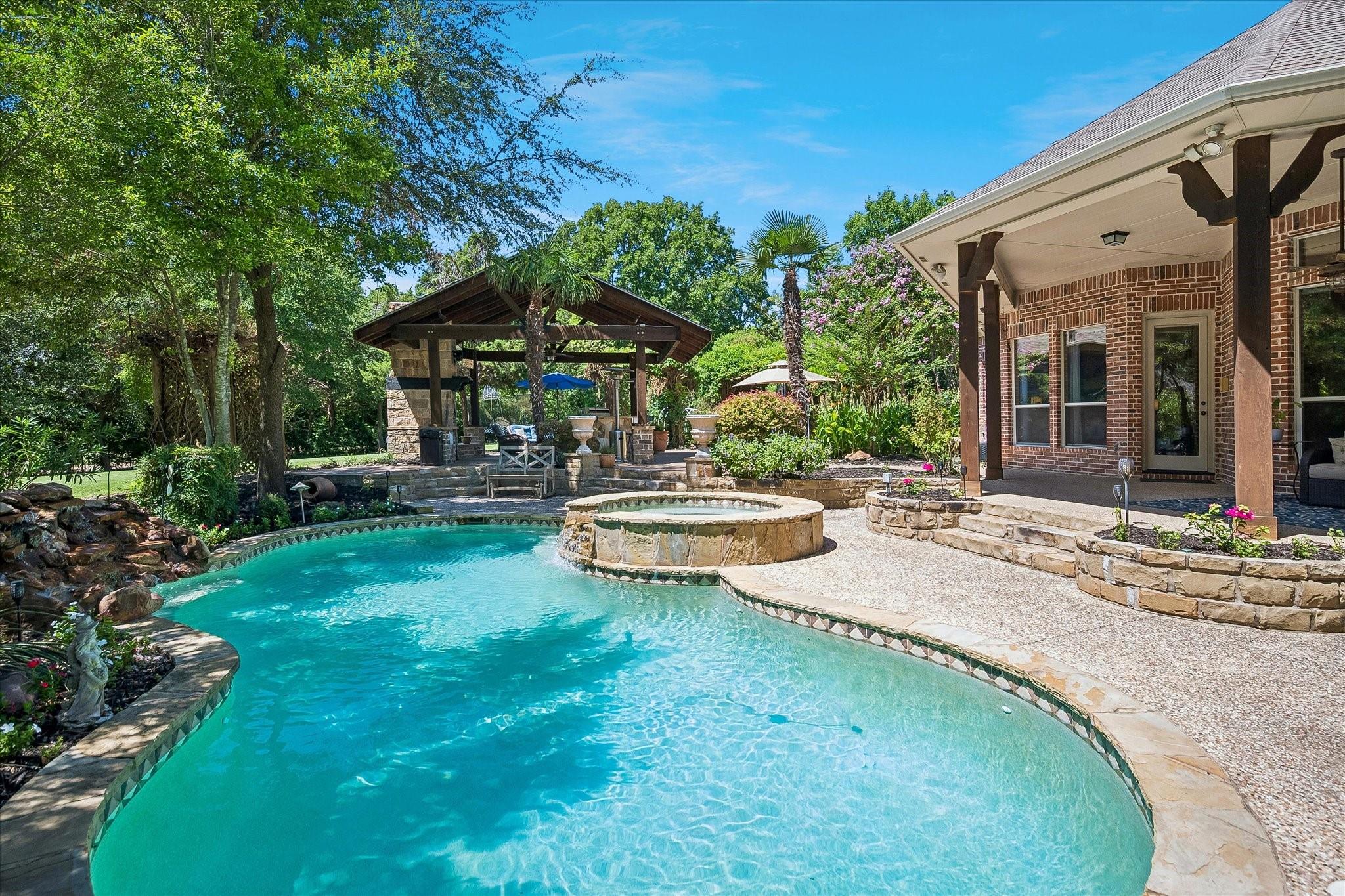 main property photo 24