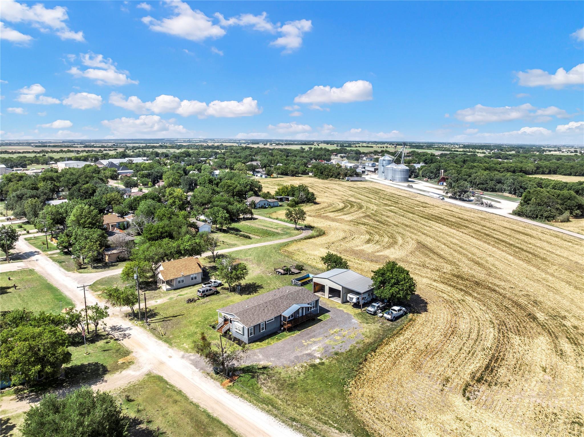 main property photo 33