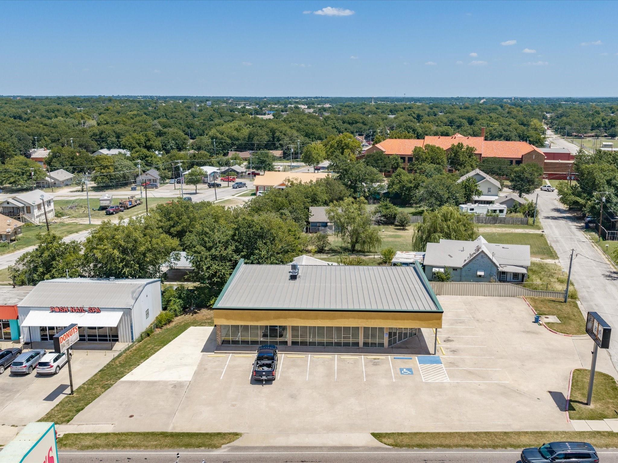 main property photo 10