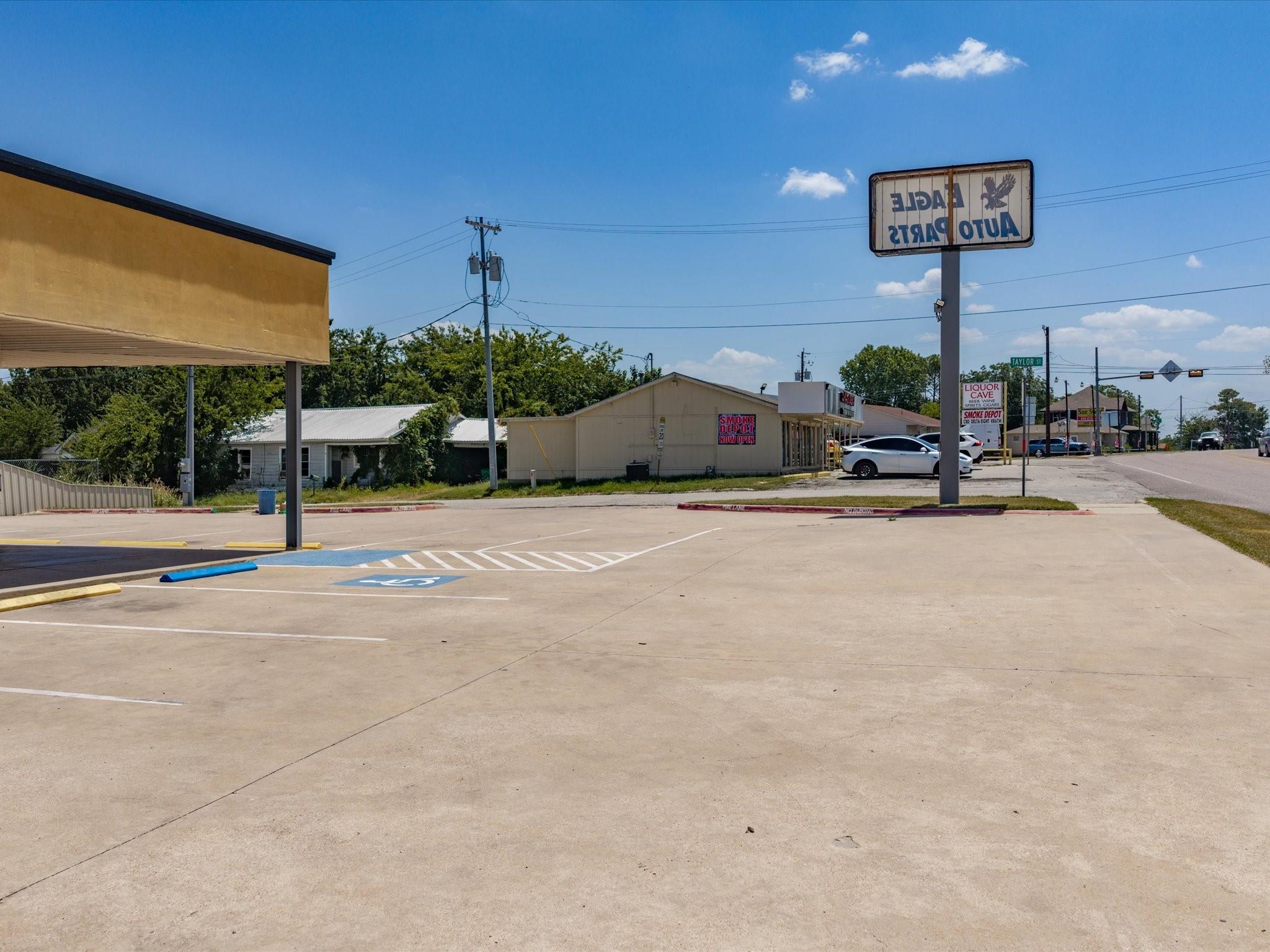main property photo 8