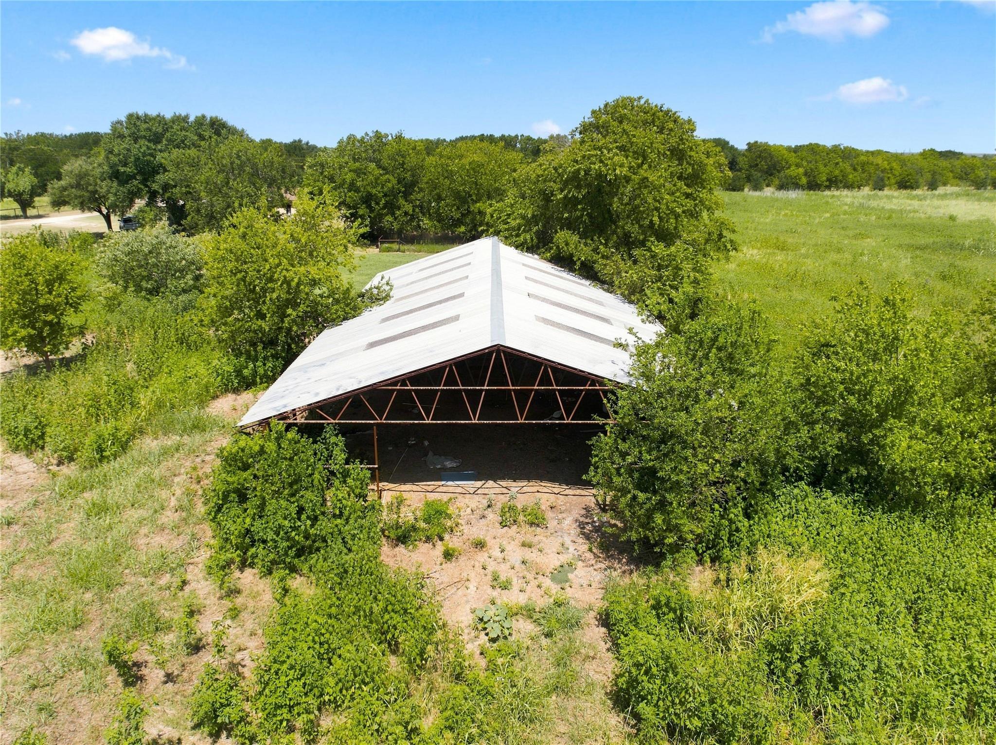main property photo 8