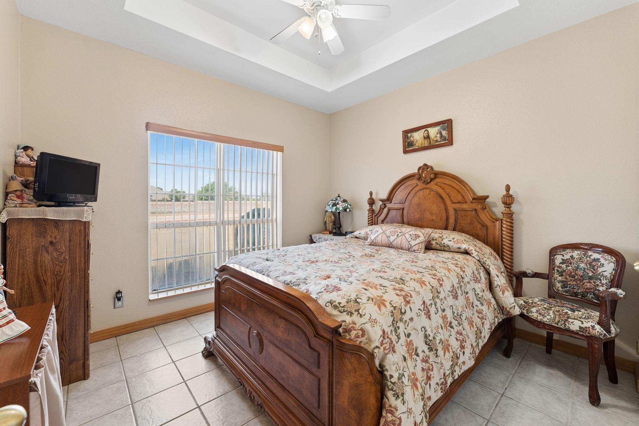 main property photo 16